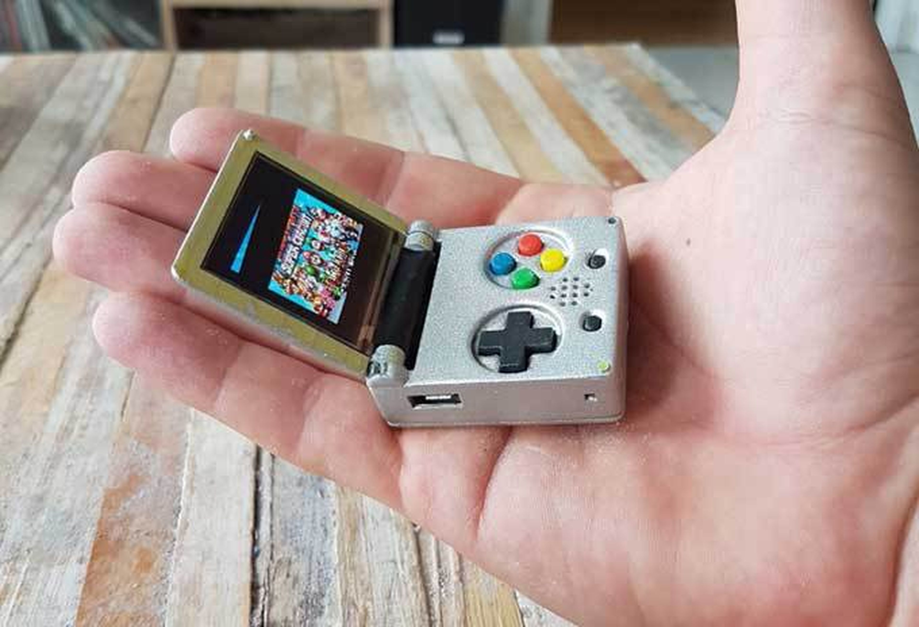 Crean una Game Boy del tamaño de un llavero