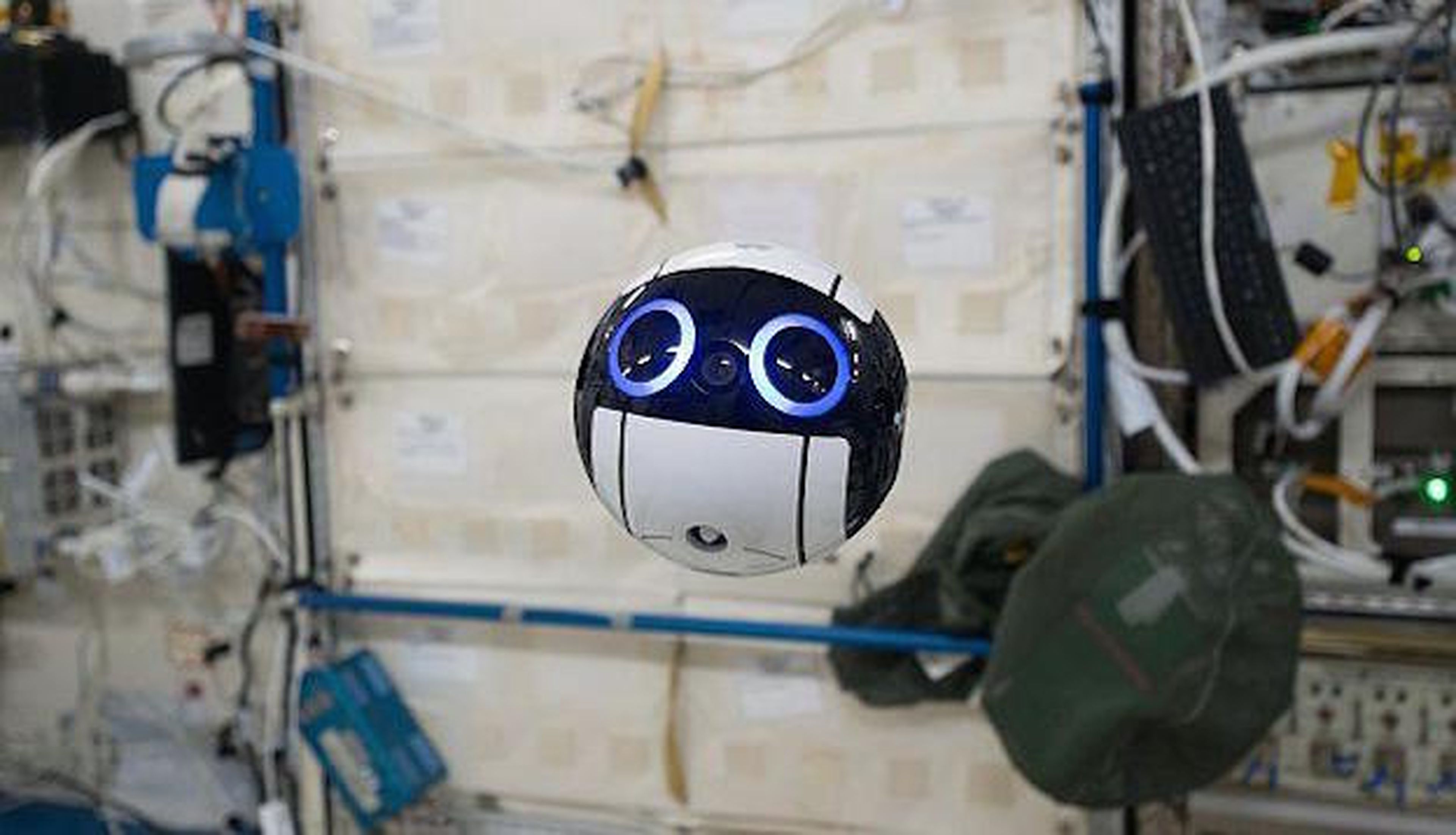 Int-Ball es el primer dron cámara diseñado para operar en el espacio