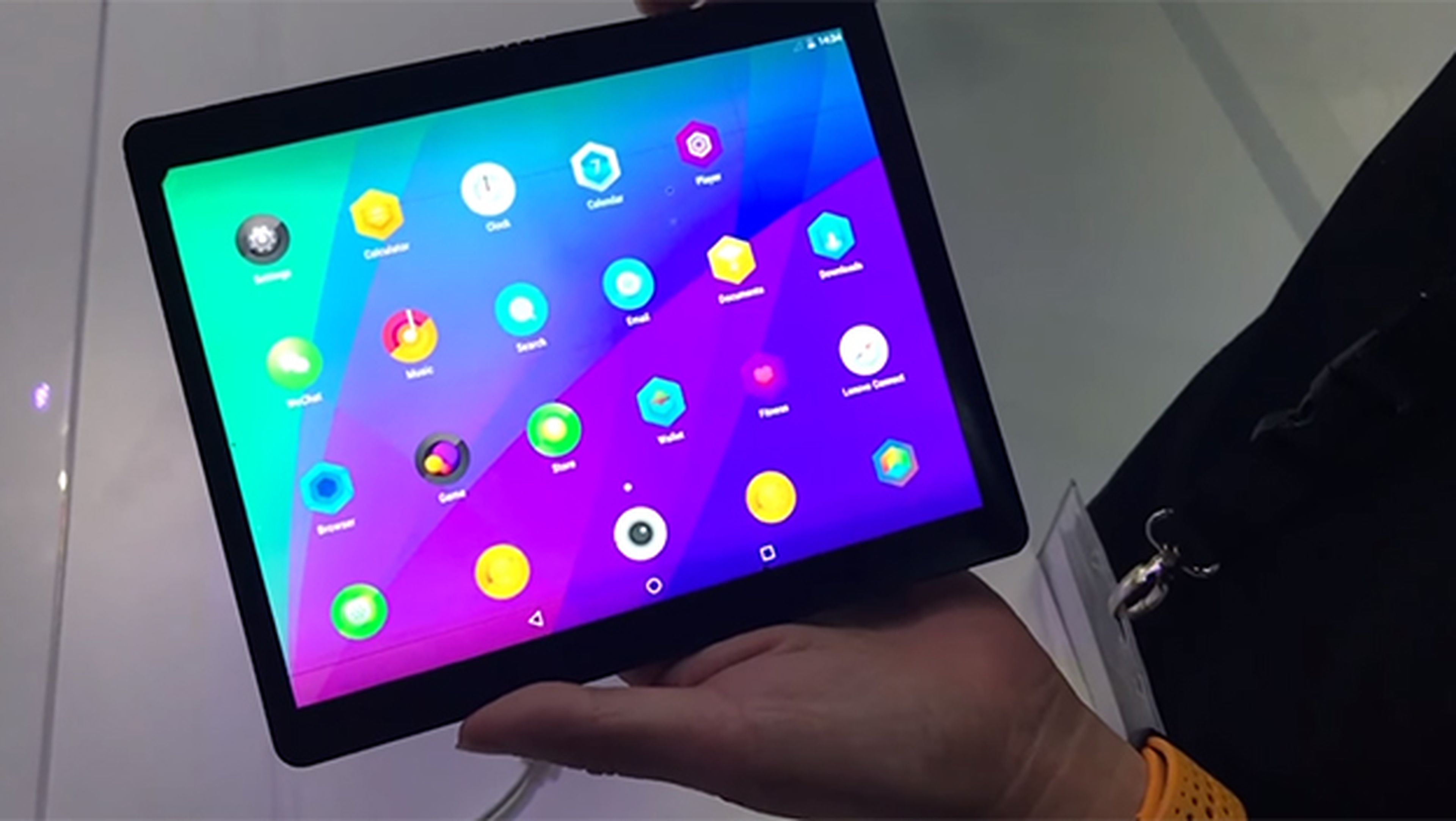 Así es el Lenovo Folio, una espectacular tablet flexible