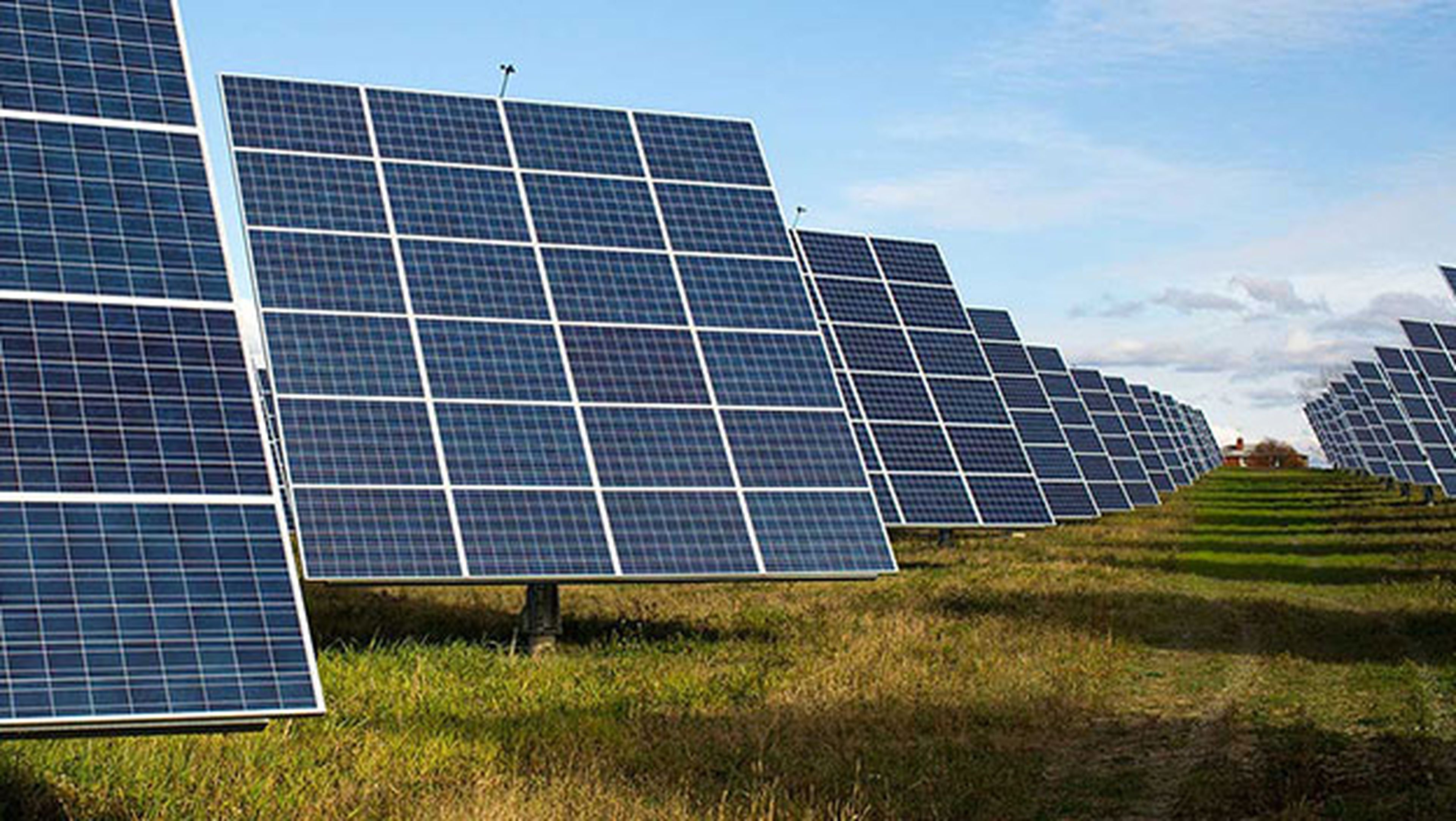 Encuentran vulnerabilidad en paneles solares que apagaría Europa