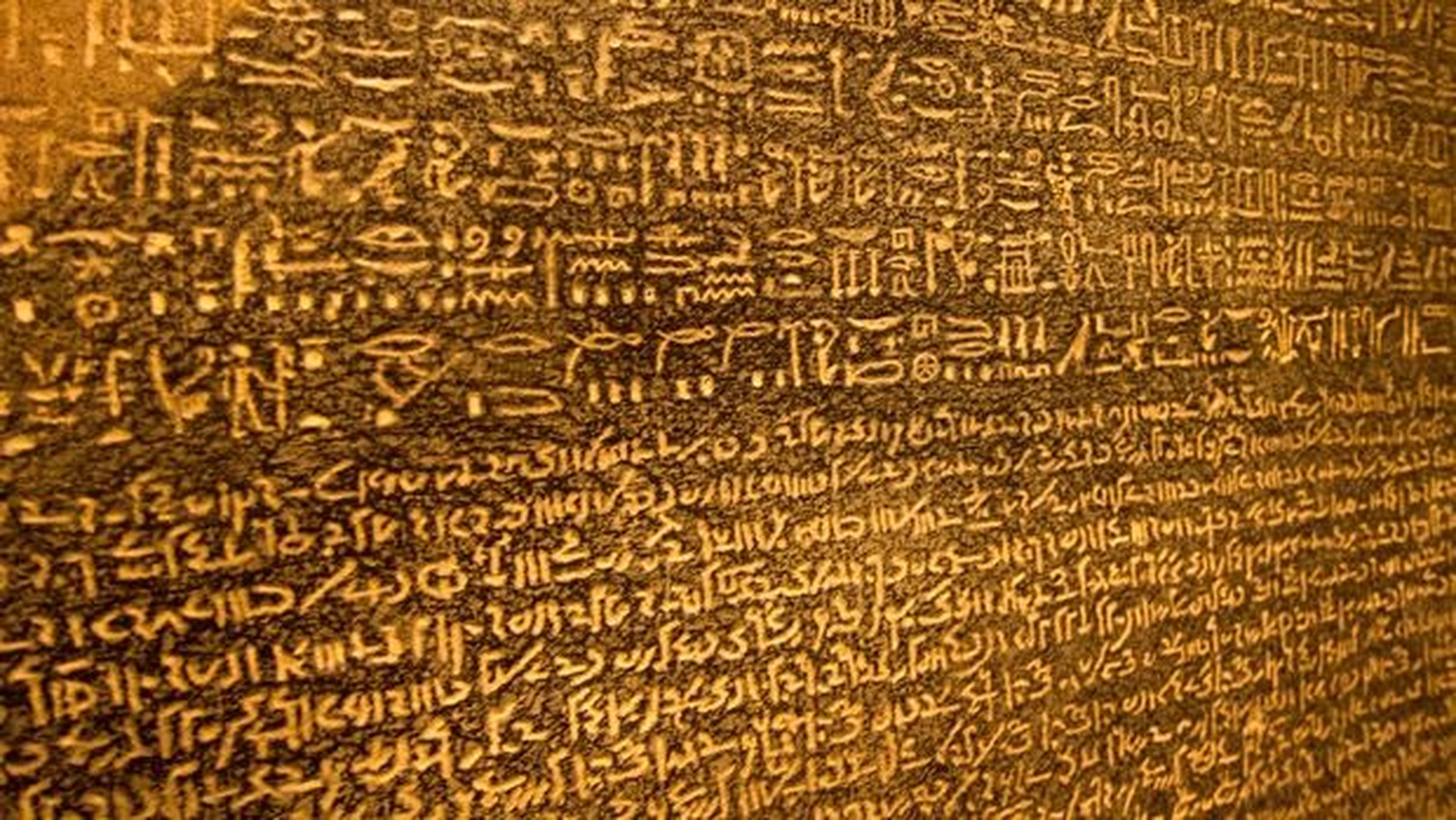 Explora en 3D la Piedra de Rosetta que tradujo los jeroglíficos
