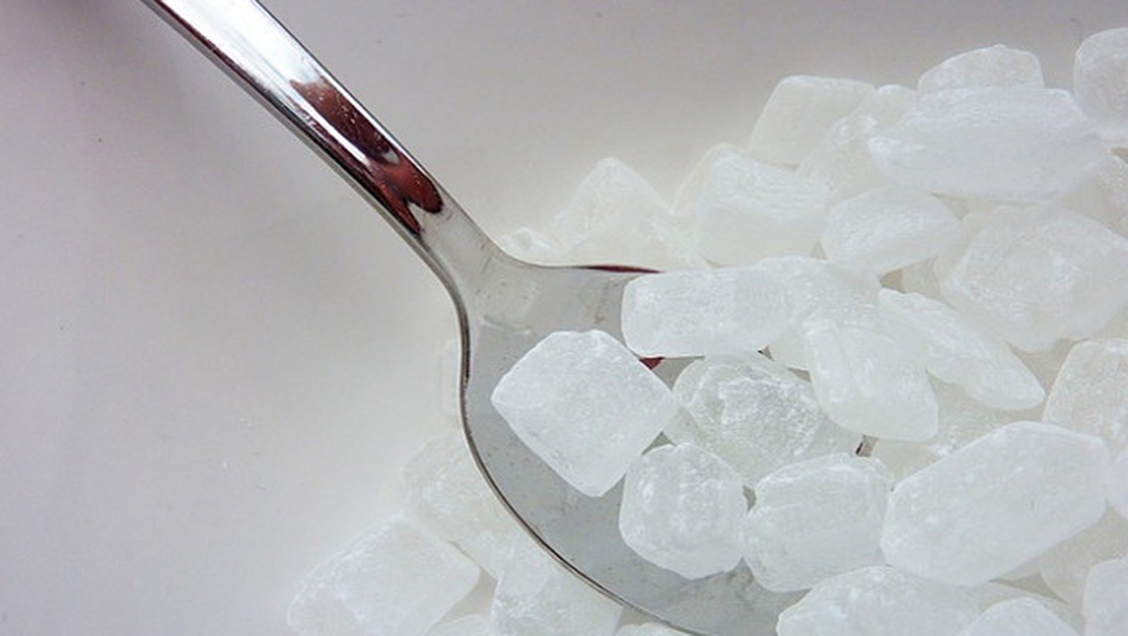 Los edulcorantes artificiales como la sacarina podrían engordar igual que el azúcar.