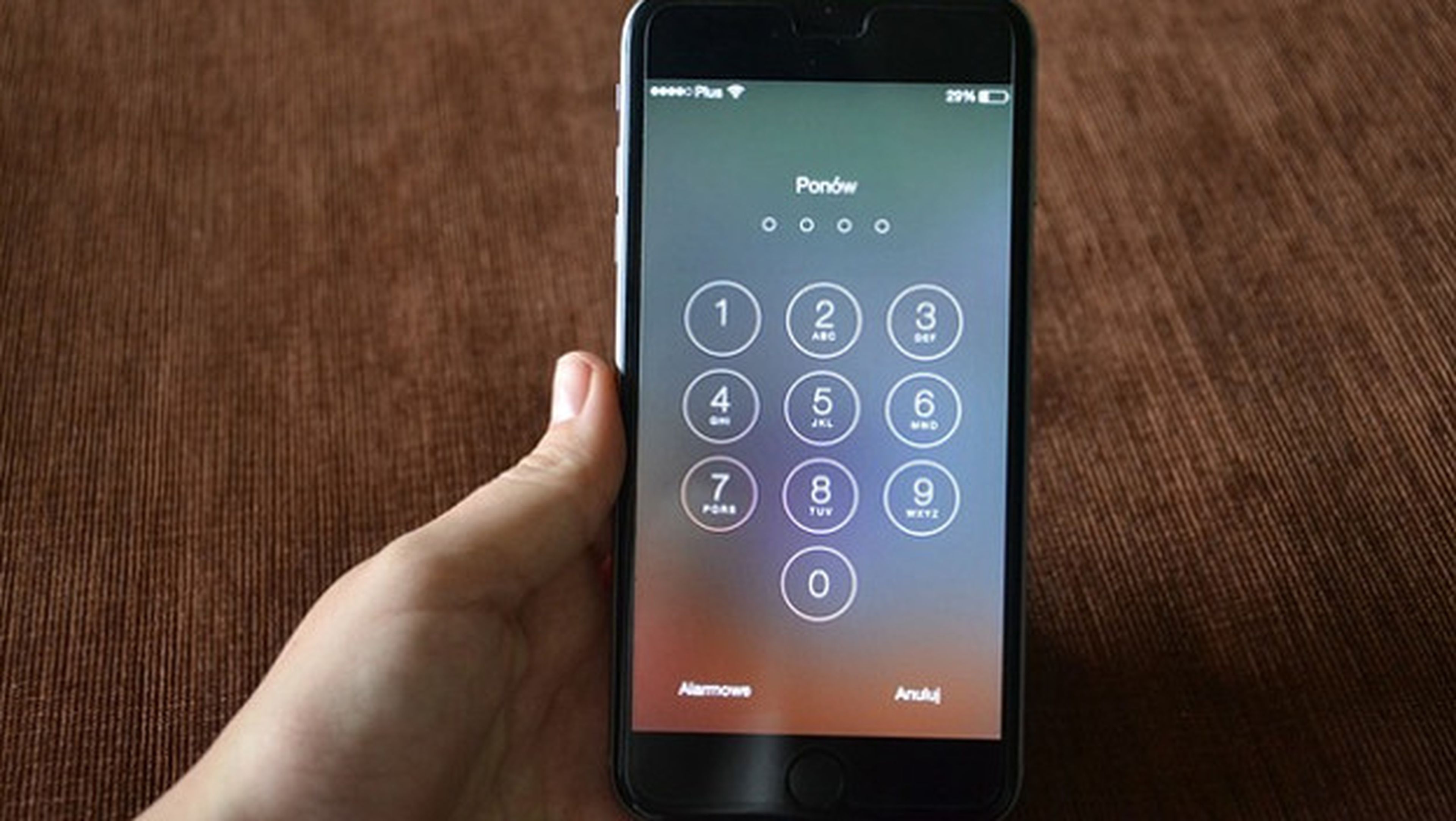 El FBI se libra de dar explicaciones sobre cómo consiguió desbloquear el iPhone del terrorista de San Bernardino.