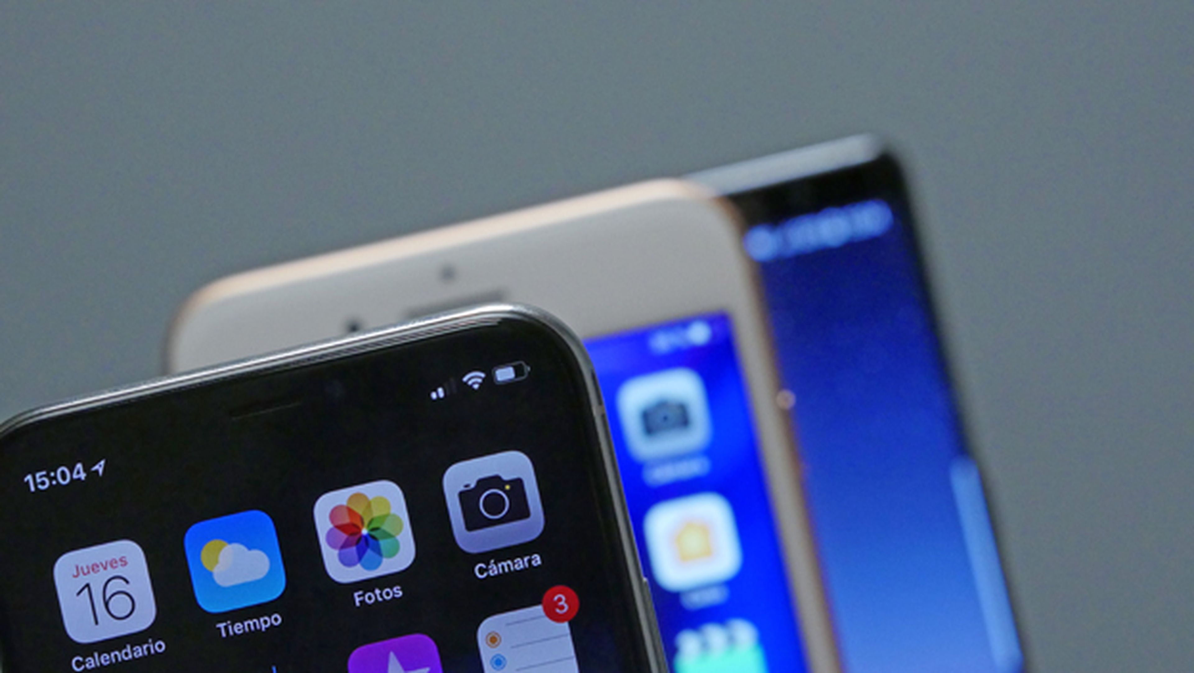 ¿Prefieres el Galaxy S8 o el iPhone X? Depende de tu edad