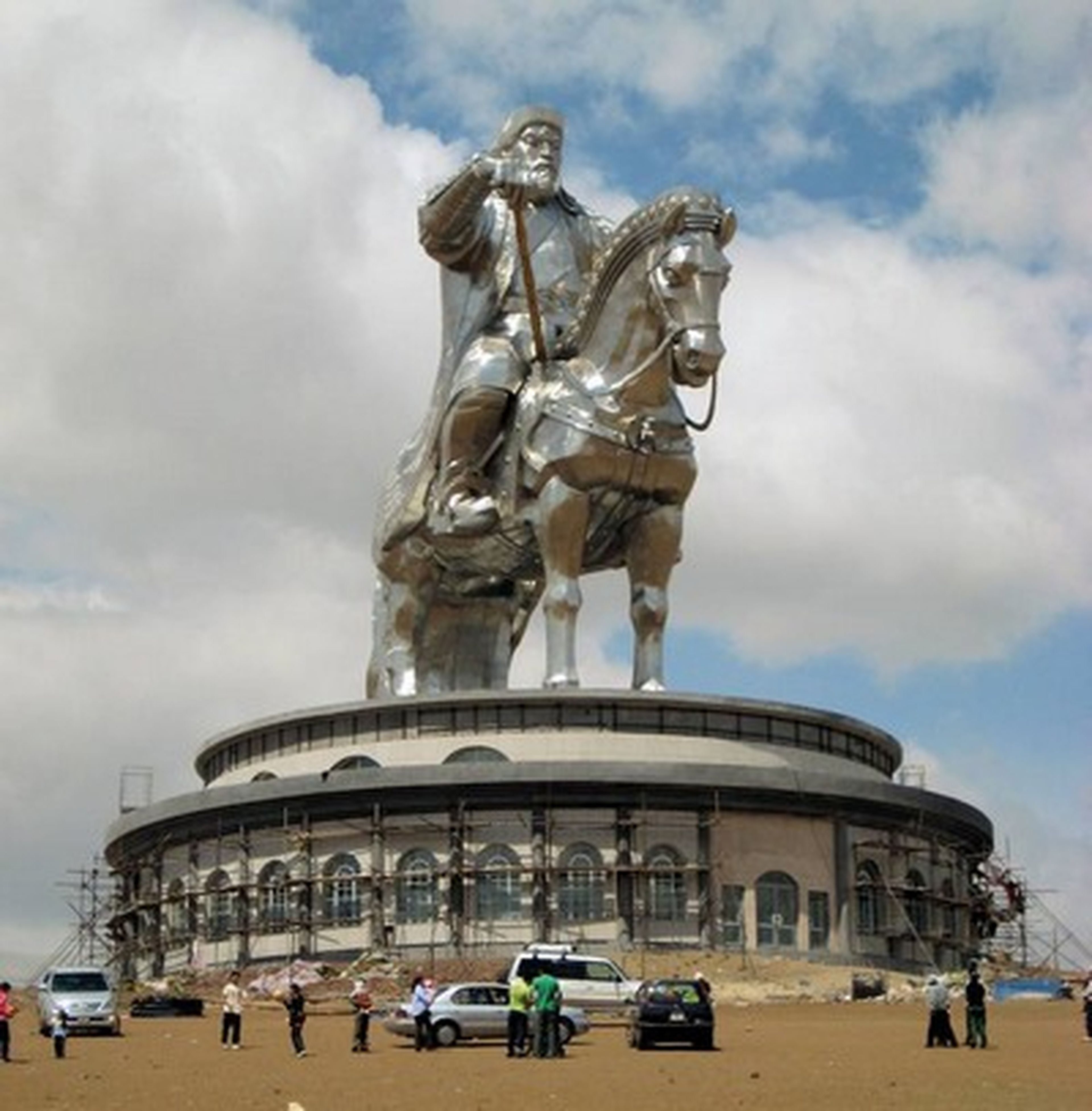 La estatua ecuestre más grande del mundo, Gengis Kan