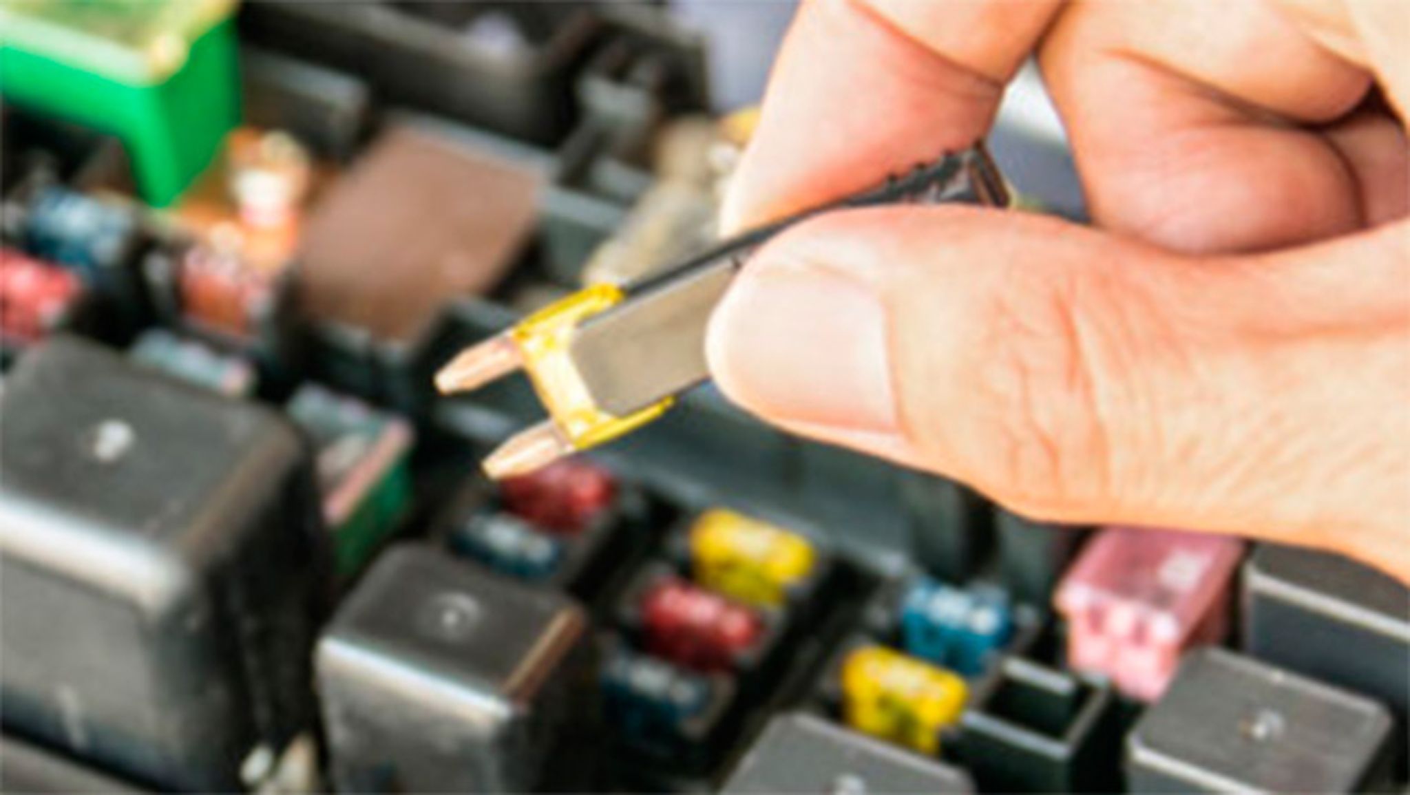Te enseñamos para qué sirven los fusibles de tu coche Computer Hoy Te enseñamos para qué sirven los fusibles de tu coche Computer Hoy