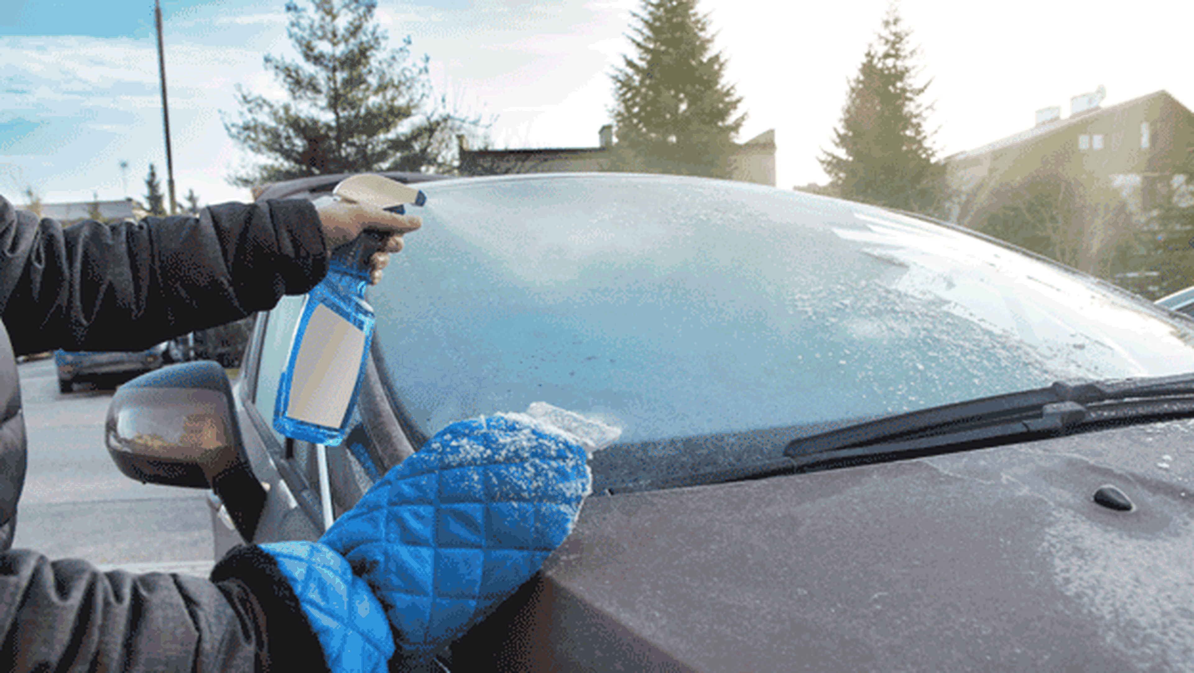 Mejores trucos para rascar el hielo del coche rápido