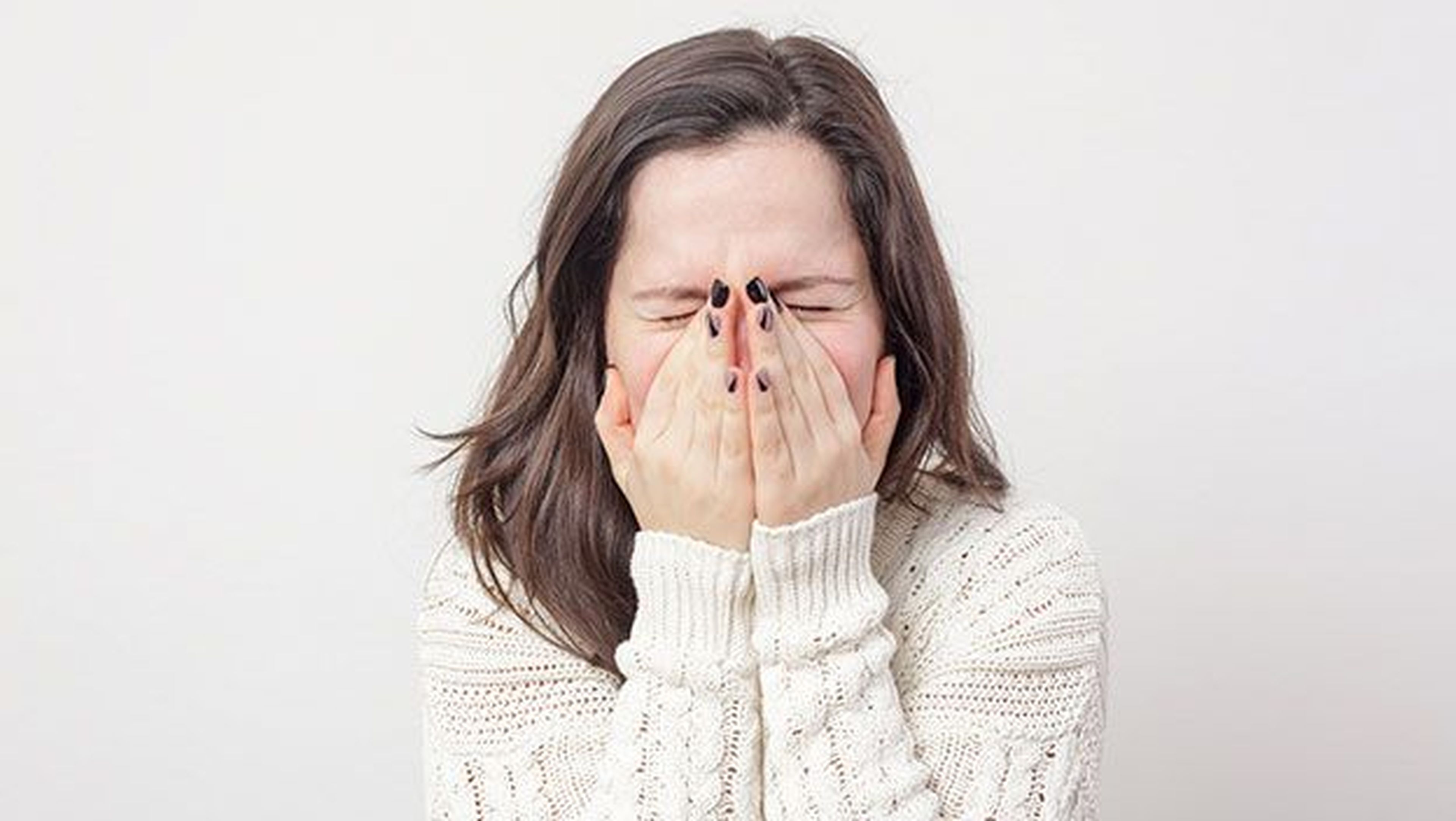 Aguantar estornudo prevenir gripe