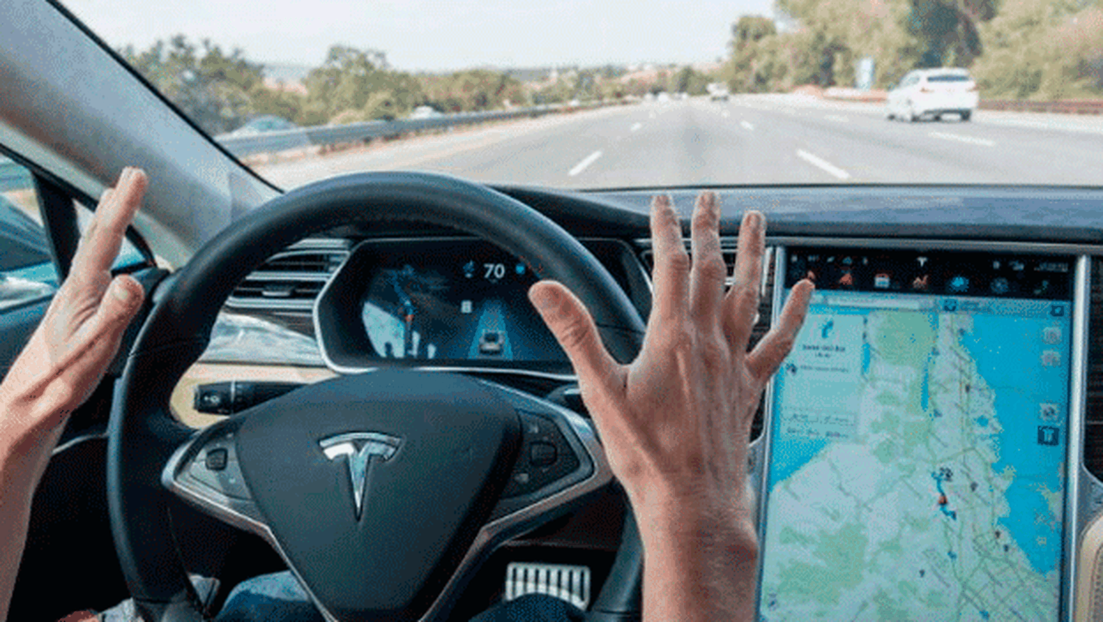 Autopilot actualización conducción autónoma coche Tesla