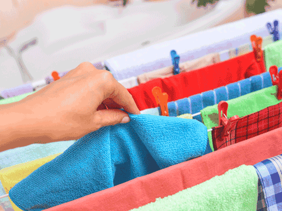 El truco para secar la ropa los días de lluvia y aprovechar al máximo el  espacio del tendedero