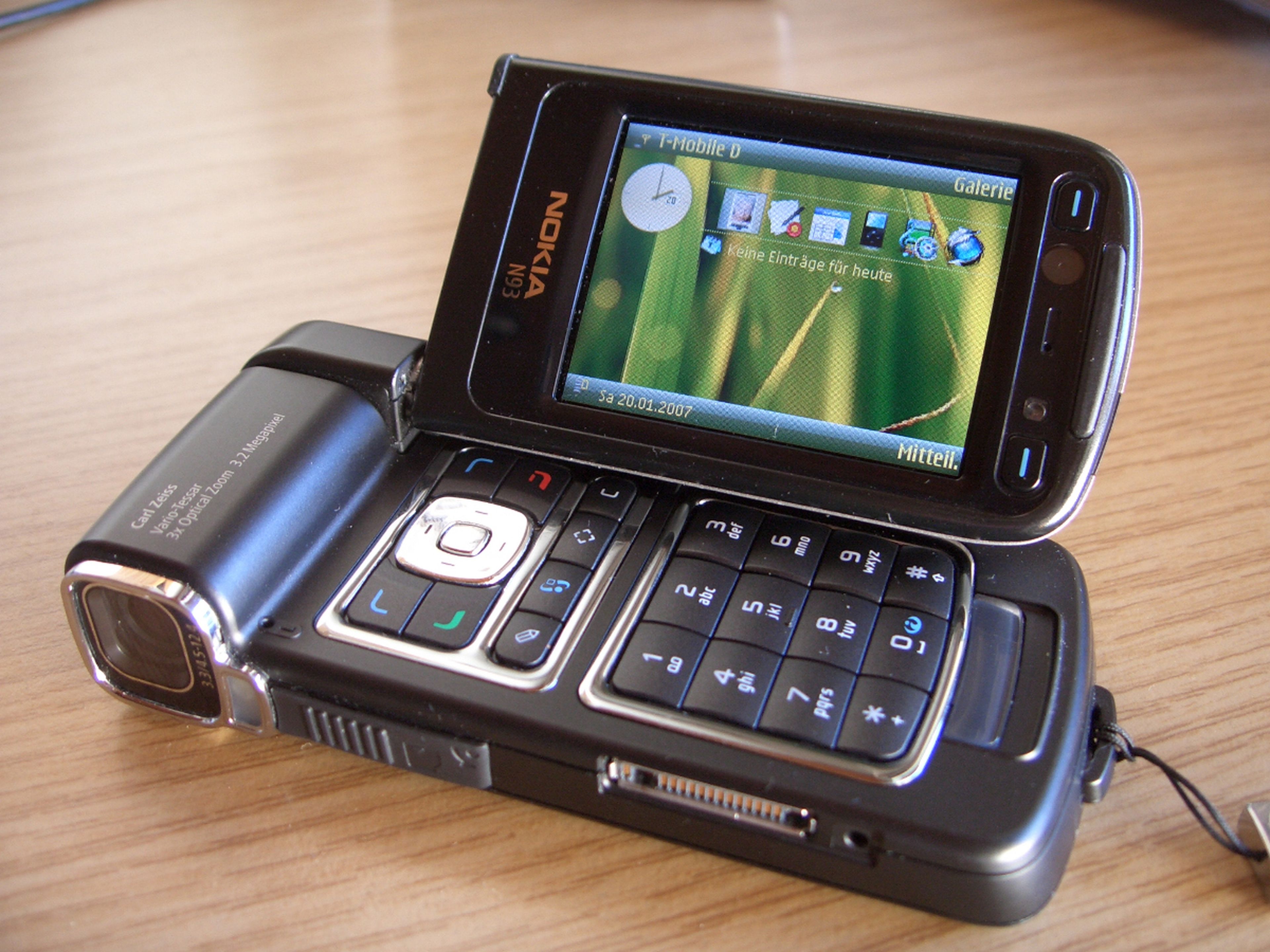 Мобильные 2000 годов. Nokia n93. Нокиа н93. Nokia n93-1. Камерофон Nokia n93.
