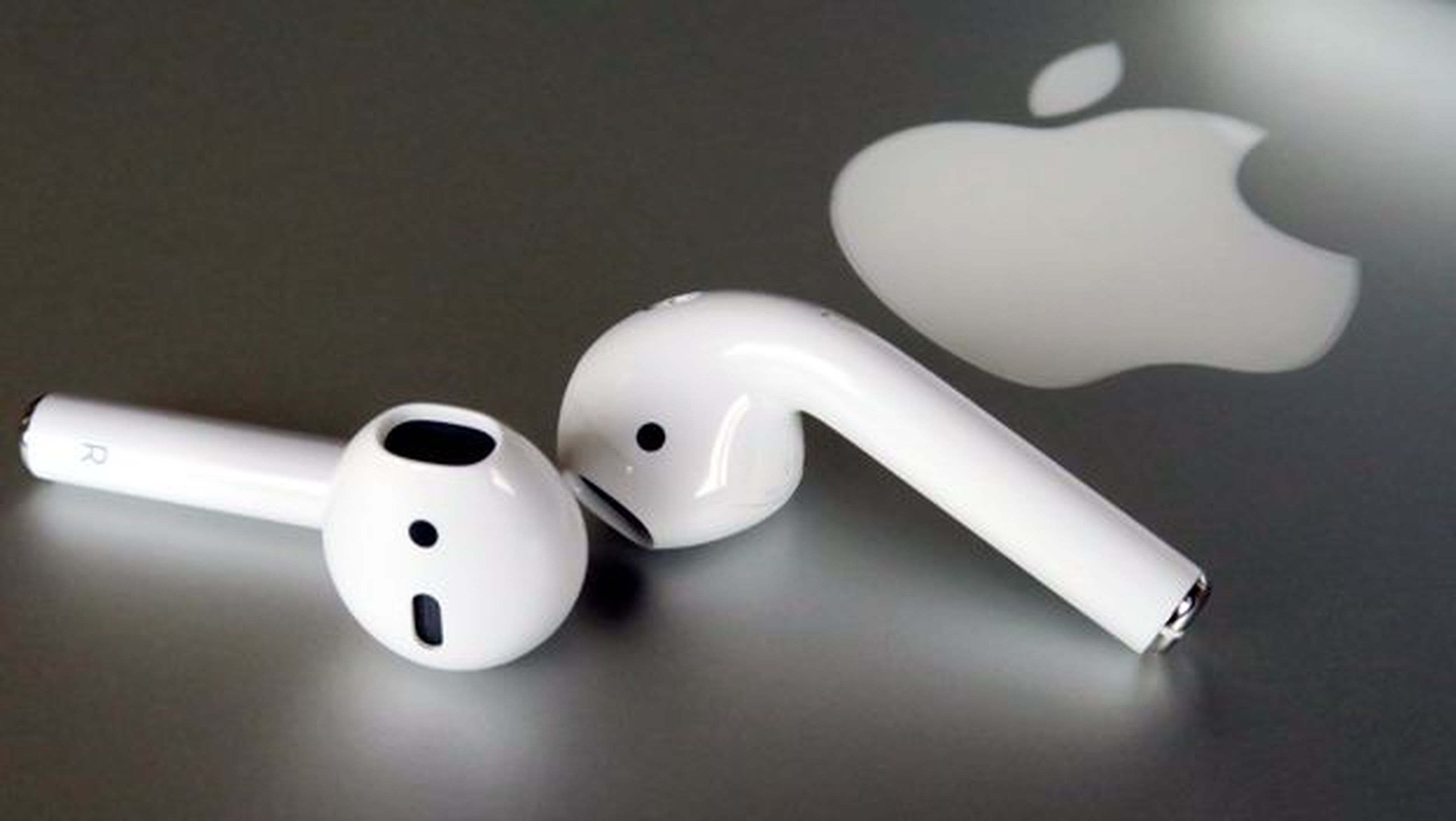 AirPods 2 frente a la primera generación de auriculares de Apple, ¿qué  cambia?