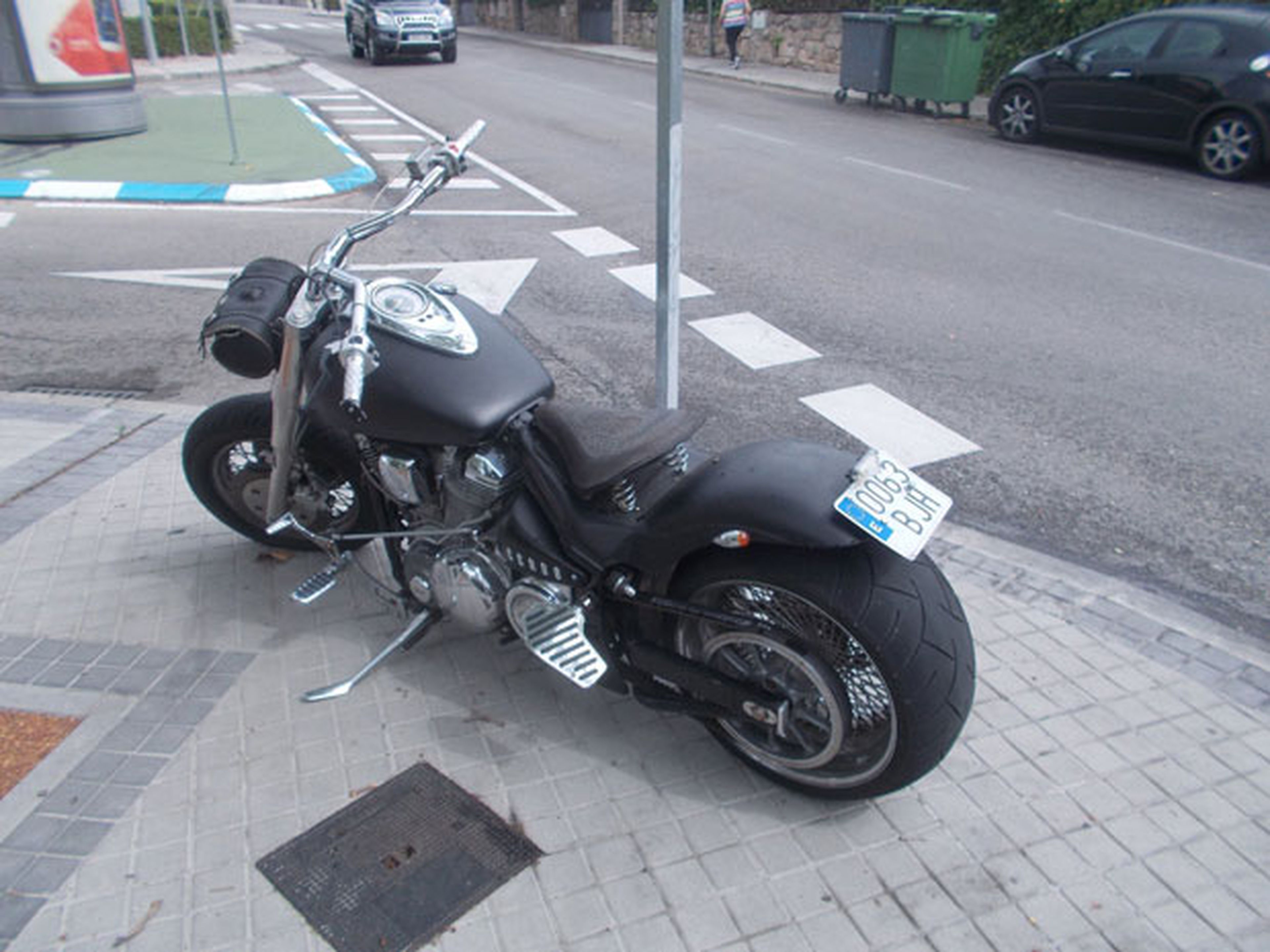 Una moto aparcada en Madrid