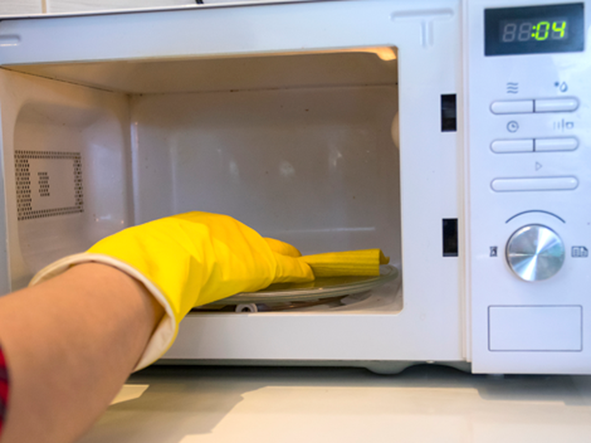 TRUCOS LIMPIEZA  Cómo limpiar el microondas: trucos fáciles y rápidos