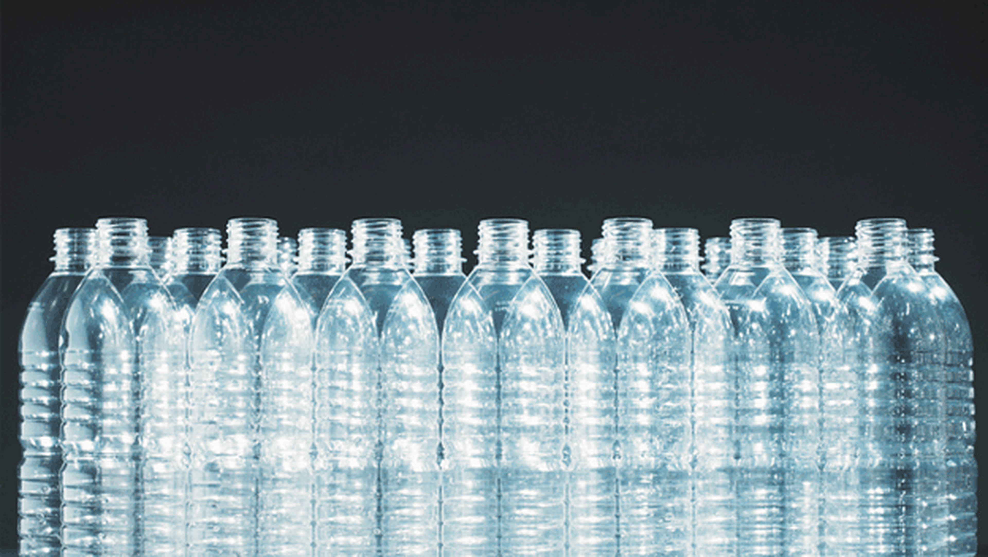 Cuántas partículas de plástico hay en las botellas de agua