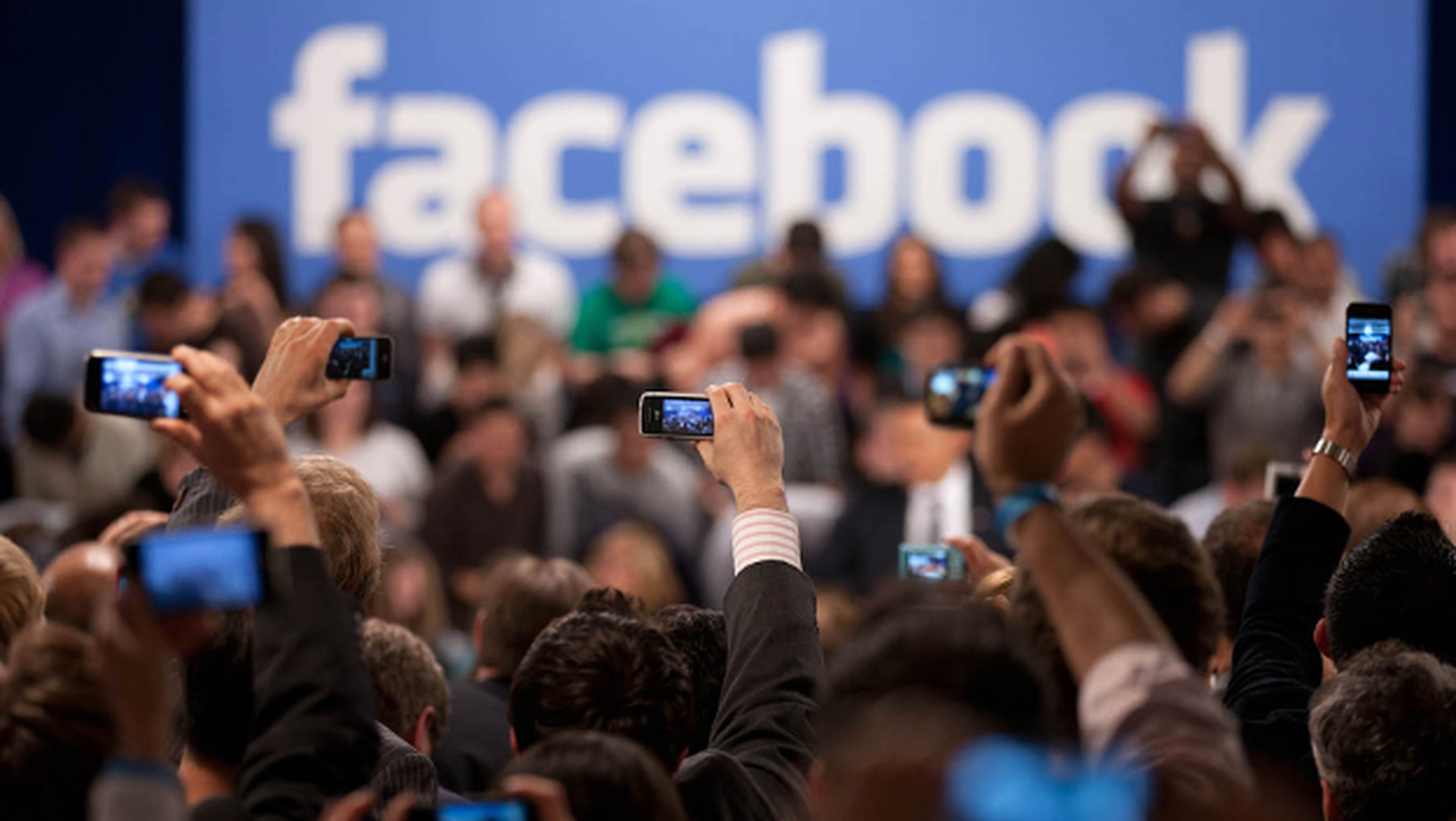 Zuckerberg ofrece un comunicado para zanjar la polémica por la filtración de datos de Facebook.