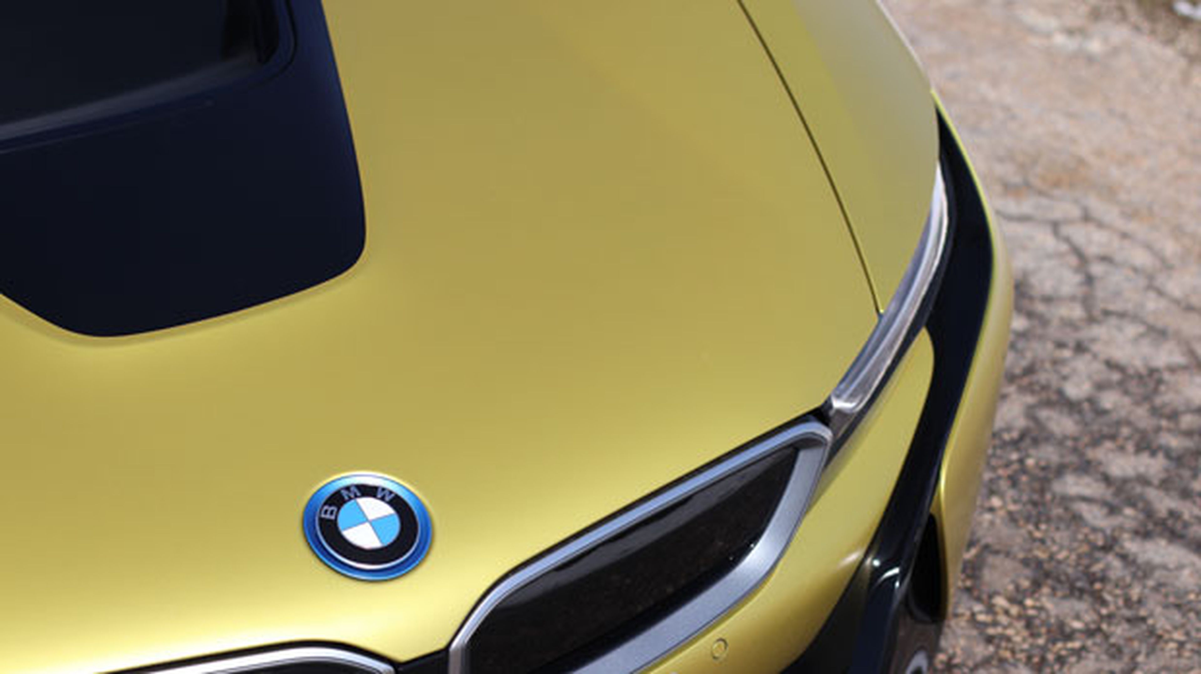 Detalle del logotipo de BMW