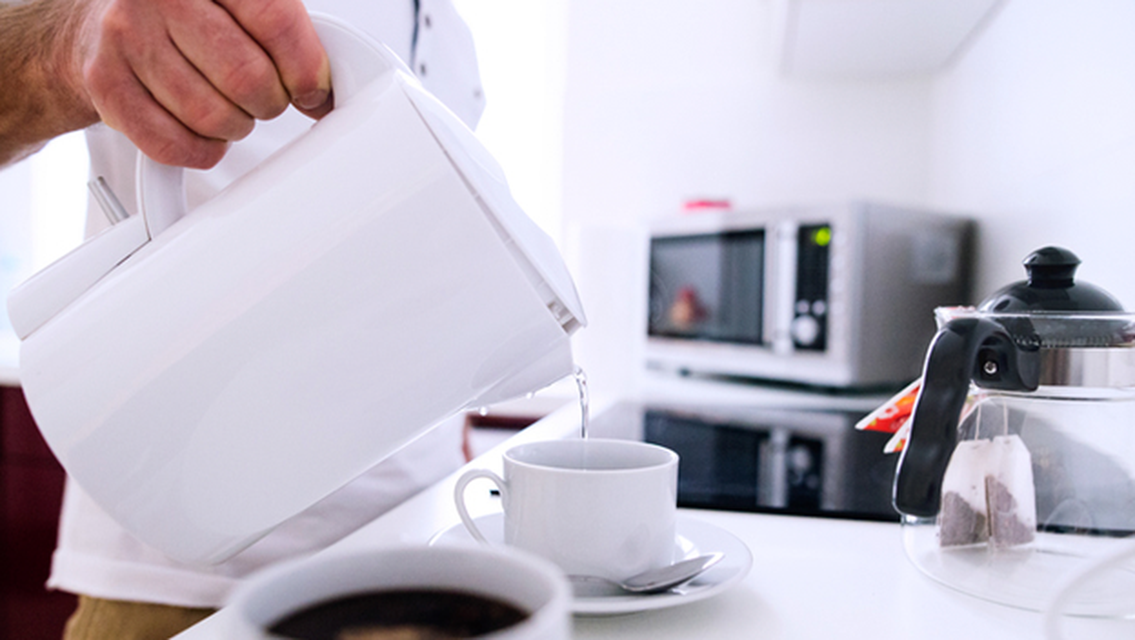 Cuánto tiempo debes calentar el café en el microondas