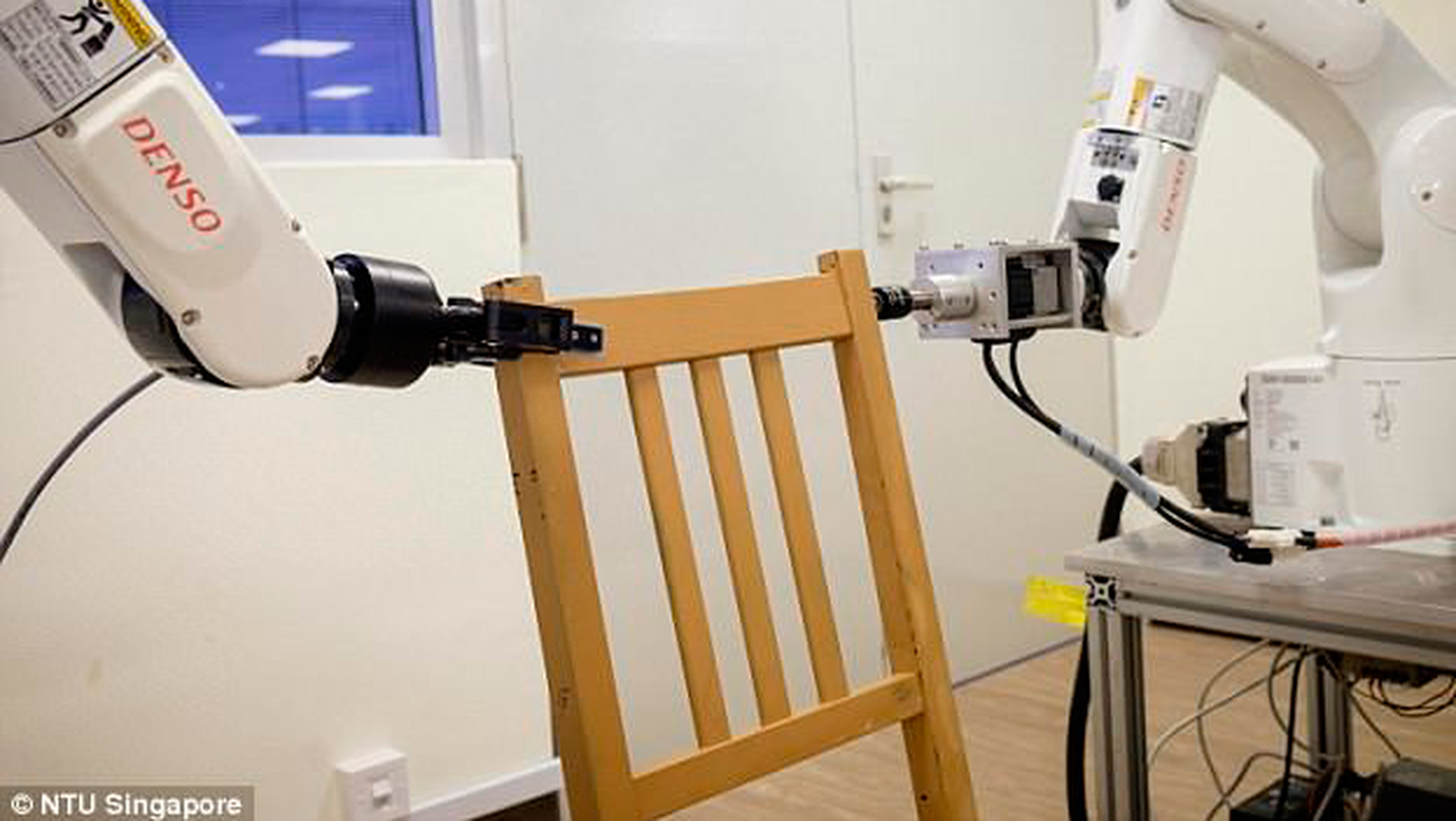Robot Ikea para montar sillas en poco tiempo
