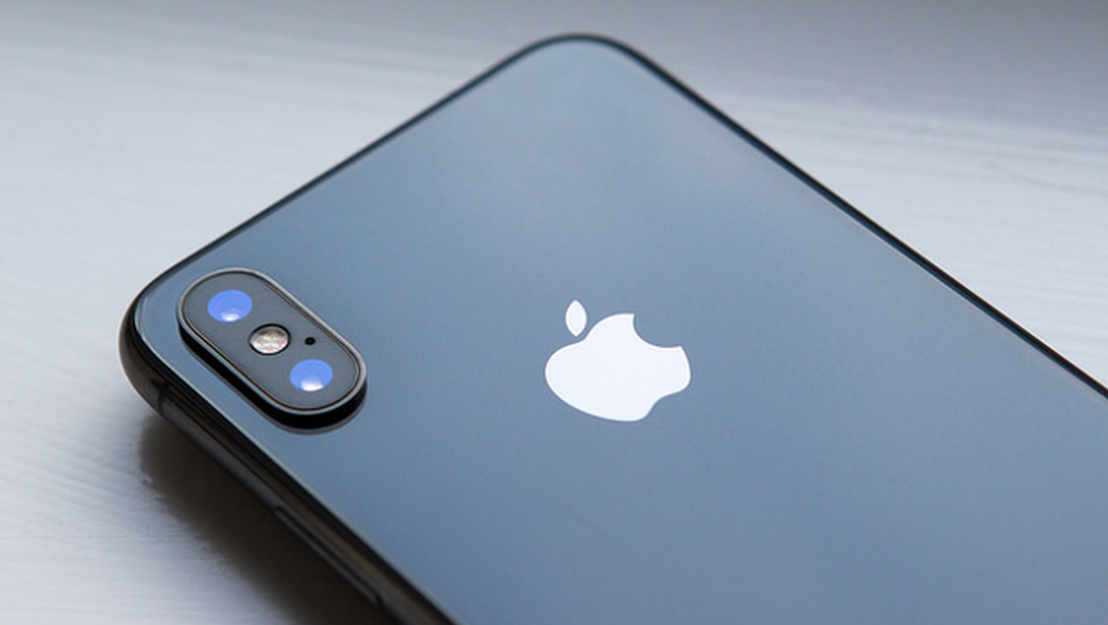 Apple seguirá comprando pantallas a Samsung para los próximos iPhone.