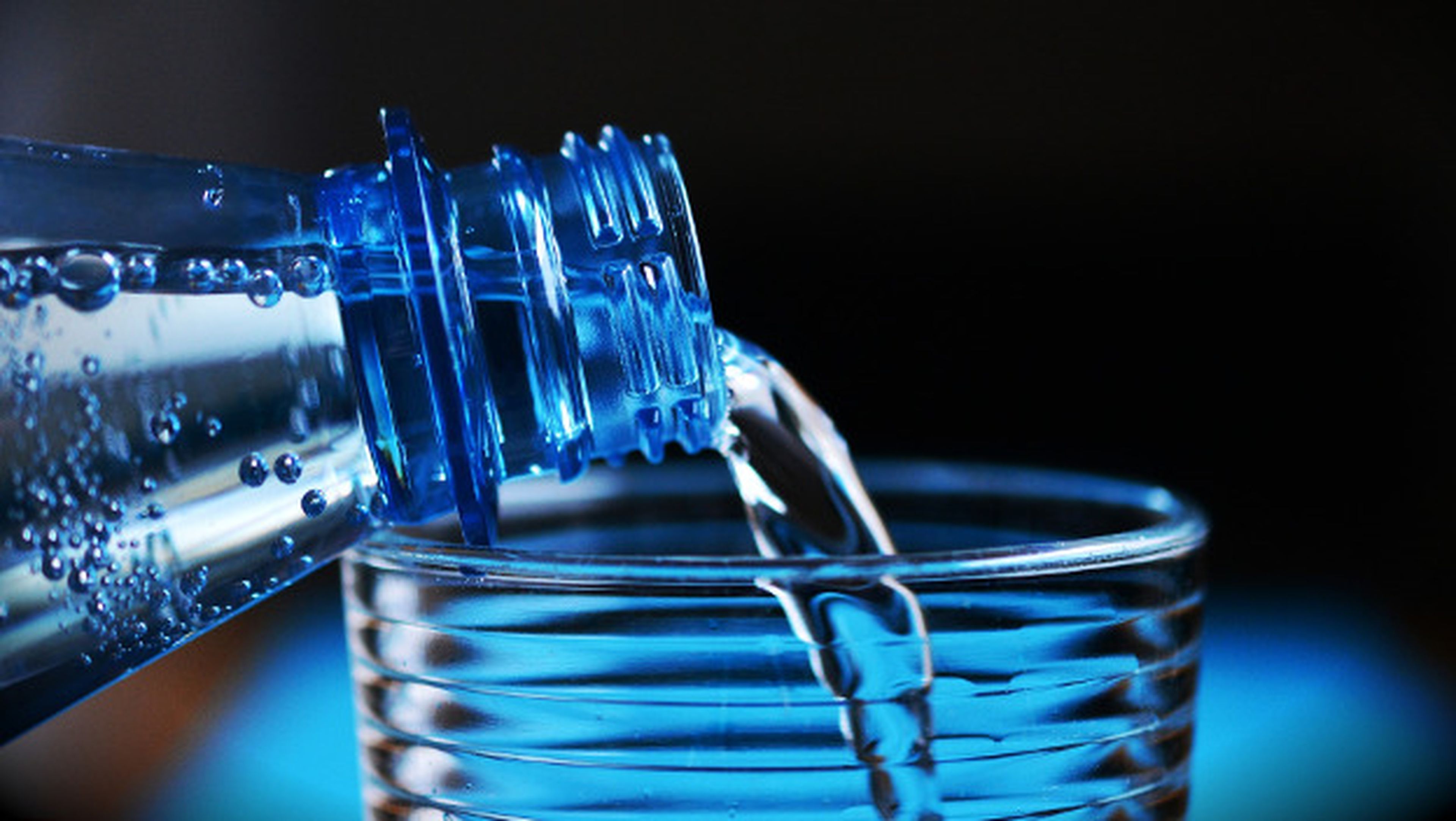 Beneficios para la salud de beber sólo agua.
