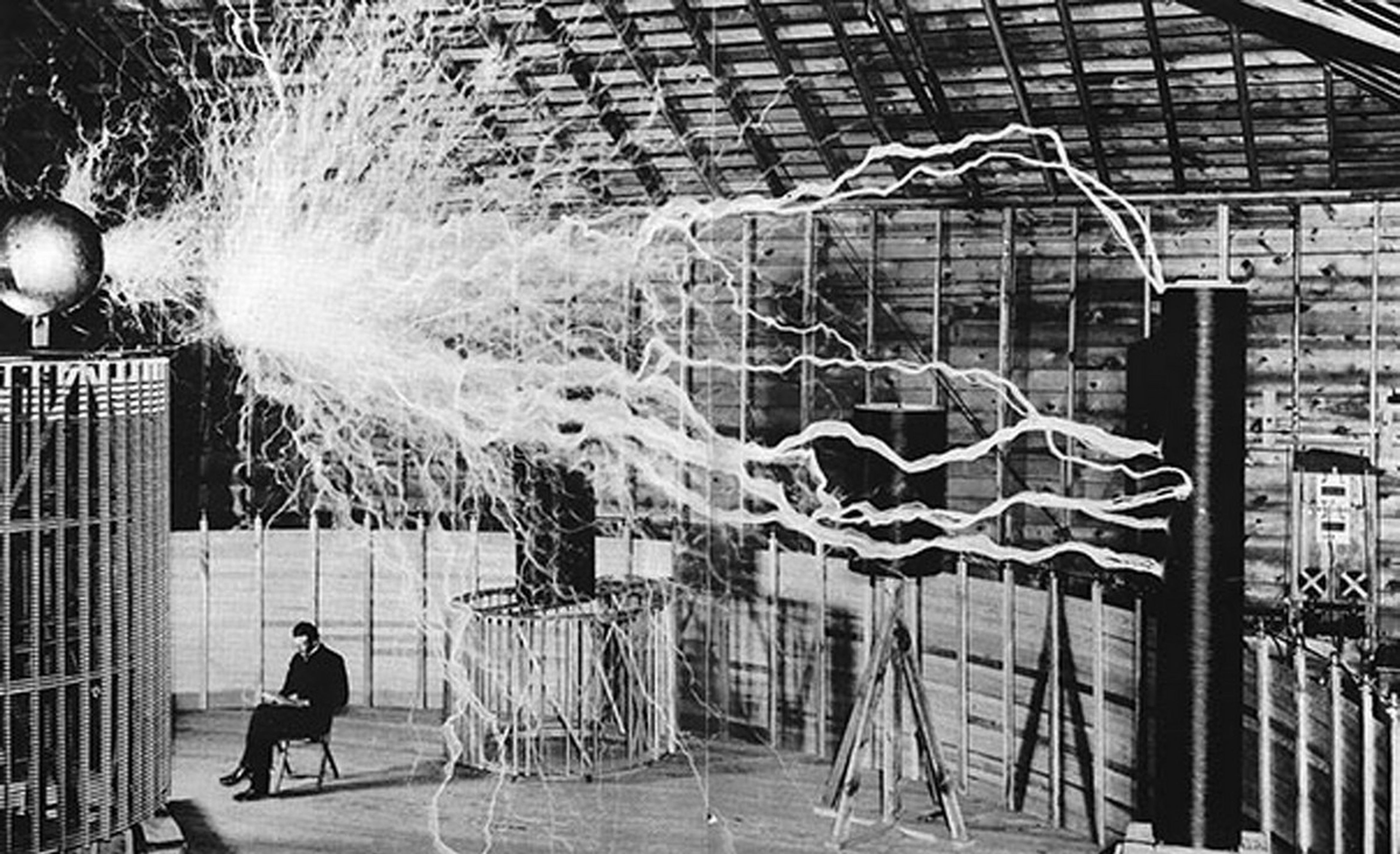 La mítica foto de Nikola Tesla es un montaje, Tesla no estaba allí
