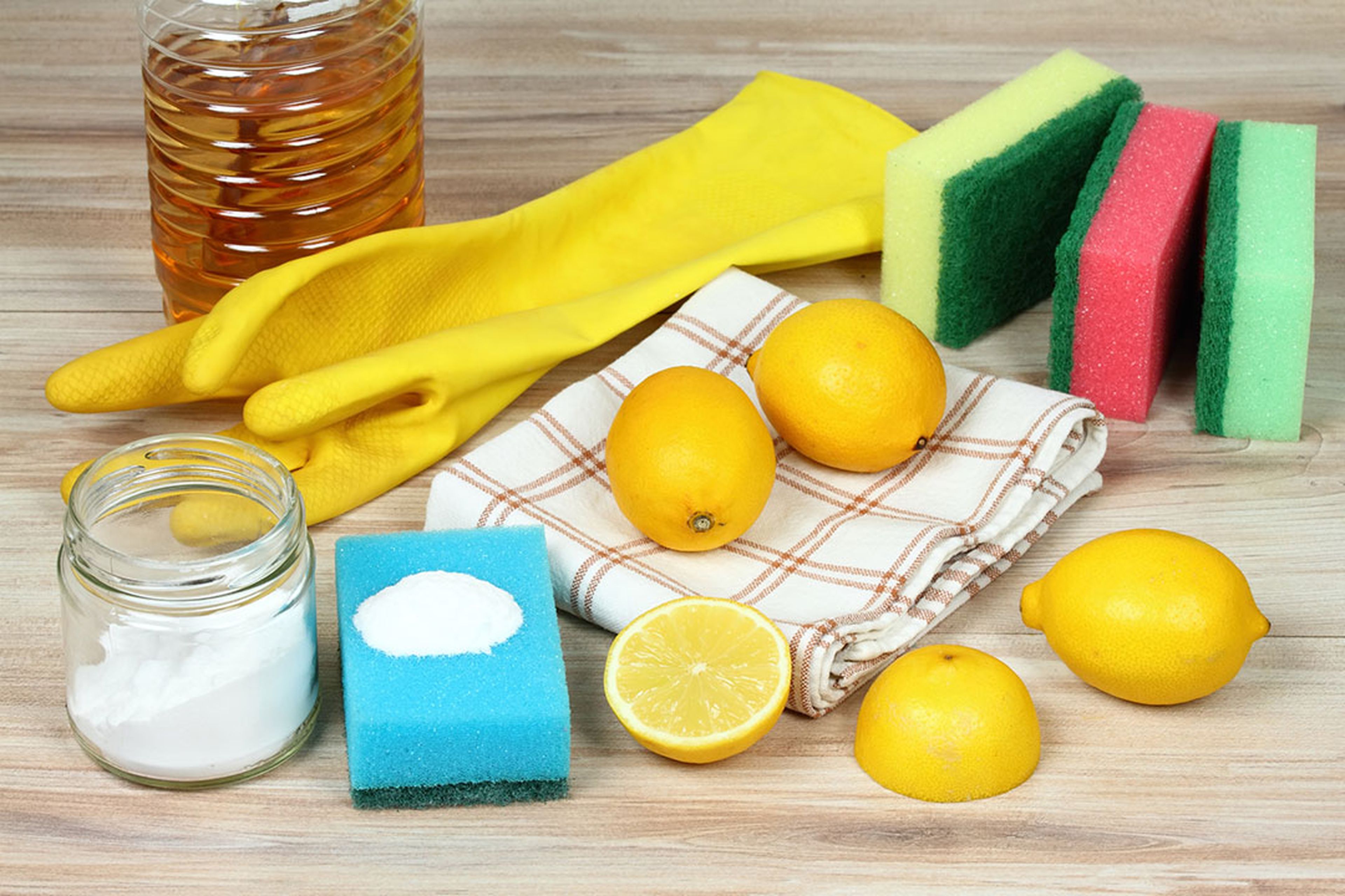 Limpia tu casa con productos naturales