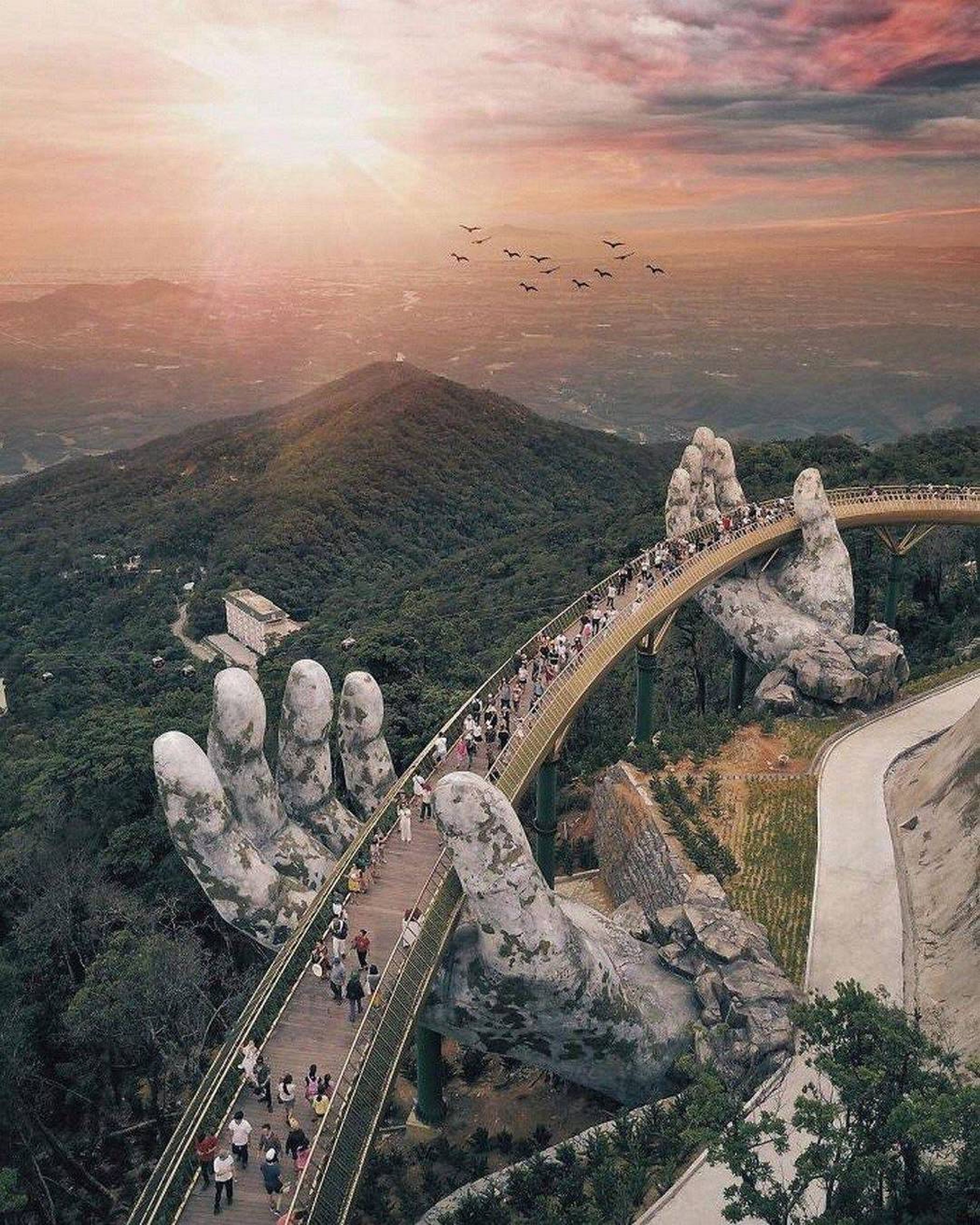 El puente más espectacular del mundo parece sacado de El Señor de los Anillos