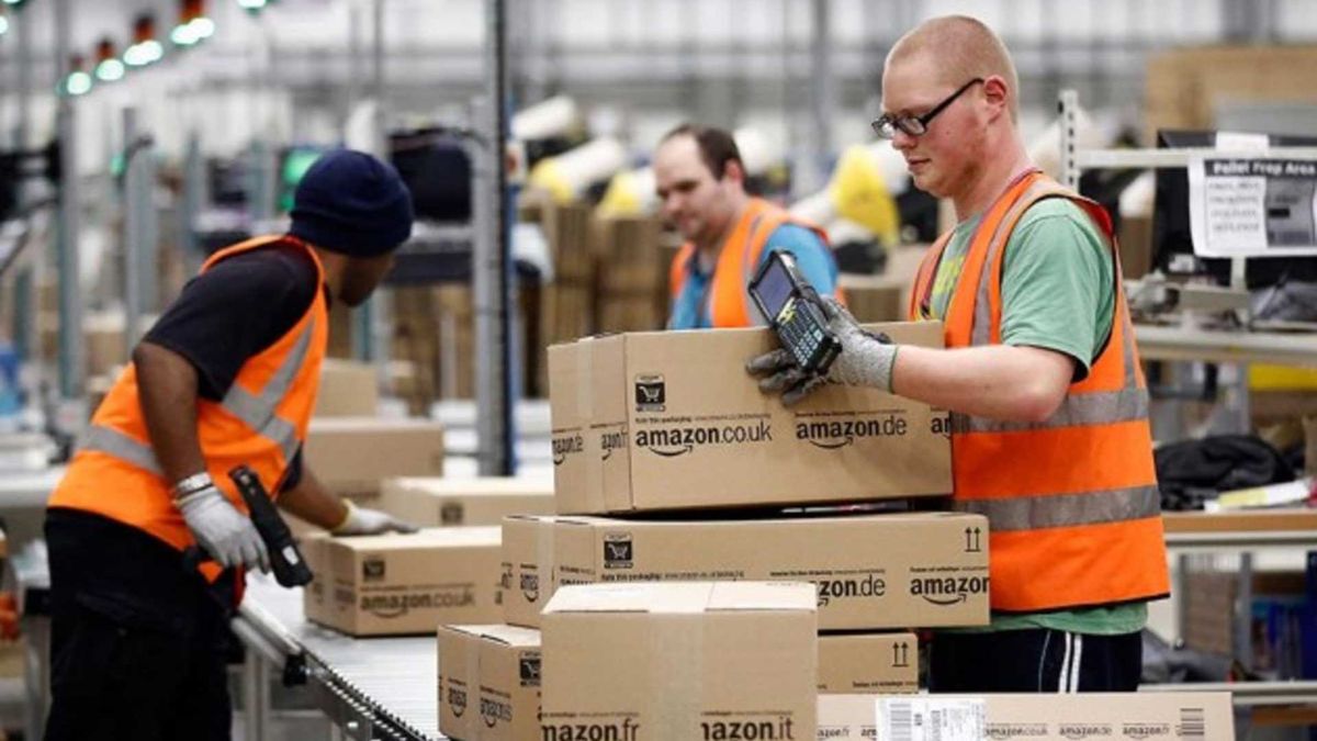 Amazon quiere optimizar el embalado en sus almacenes cambiando personas por  robots