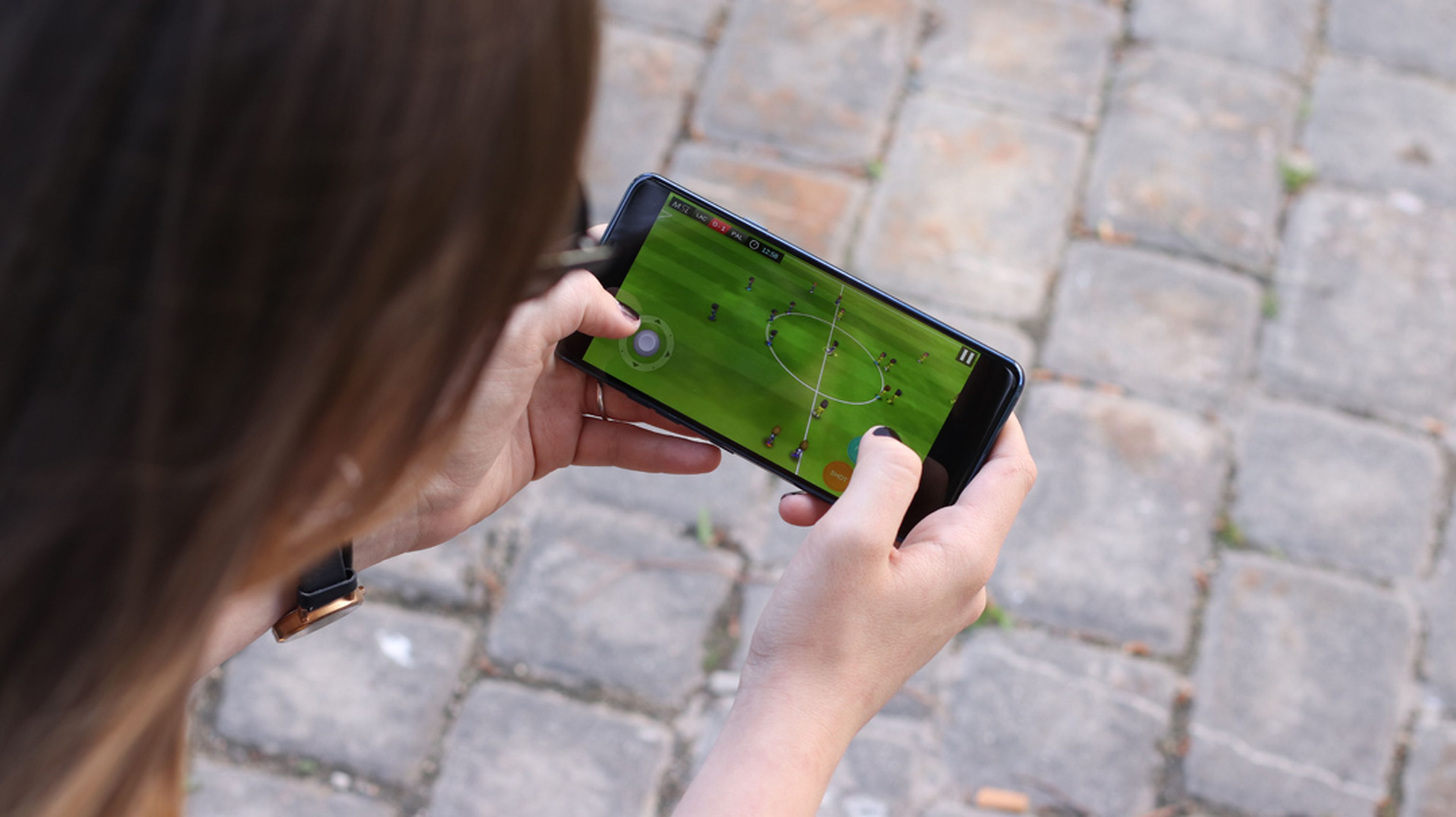 Un juego de fútbol en el Asus ZenFone 5