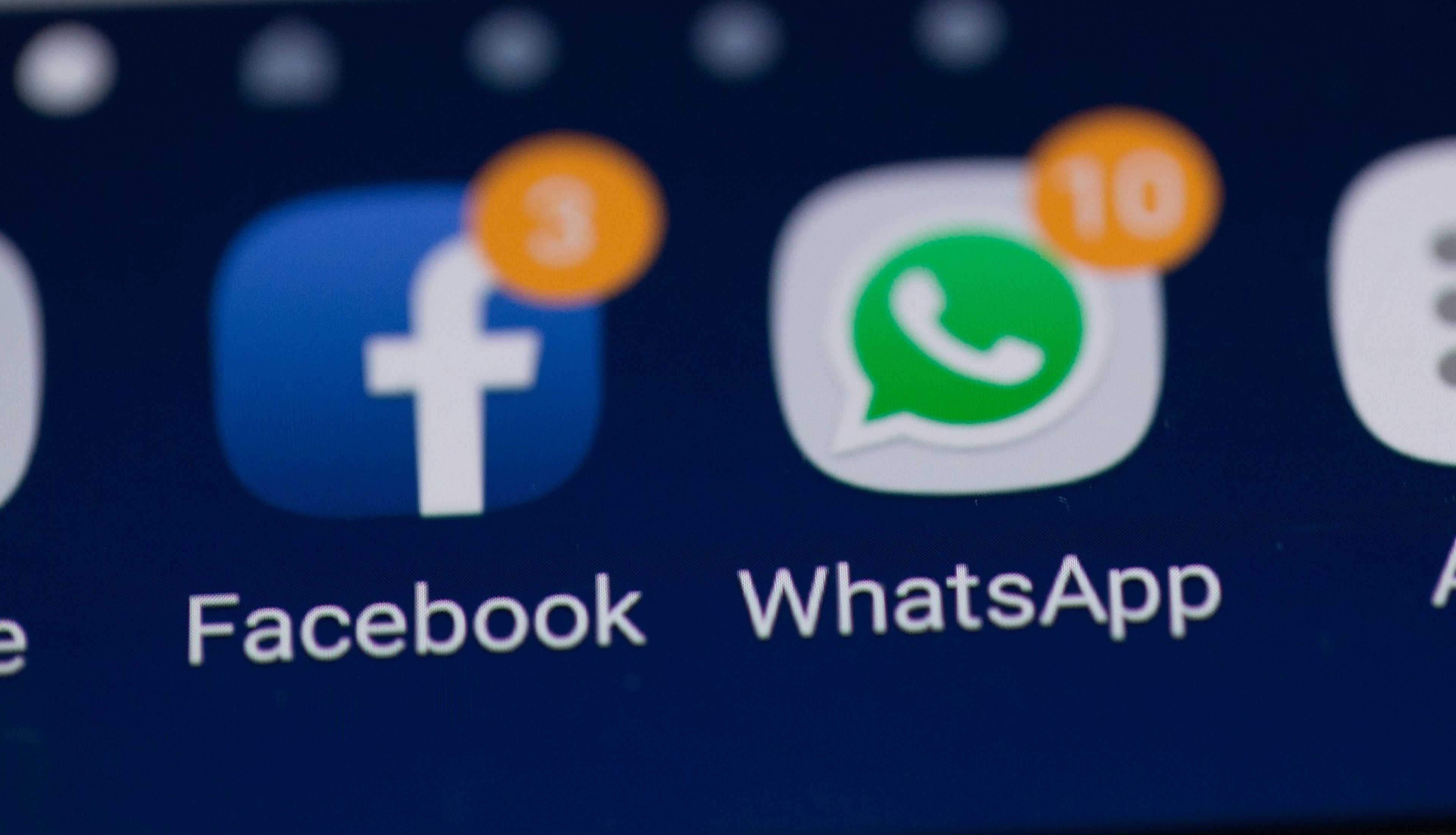 Aplicaciones de WhatsApp y Facebook