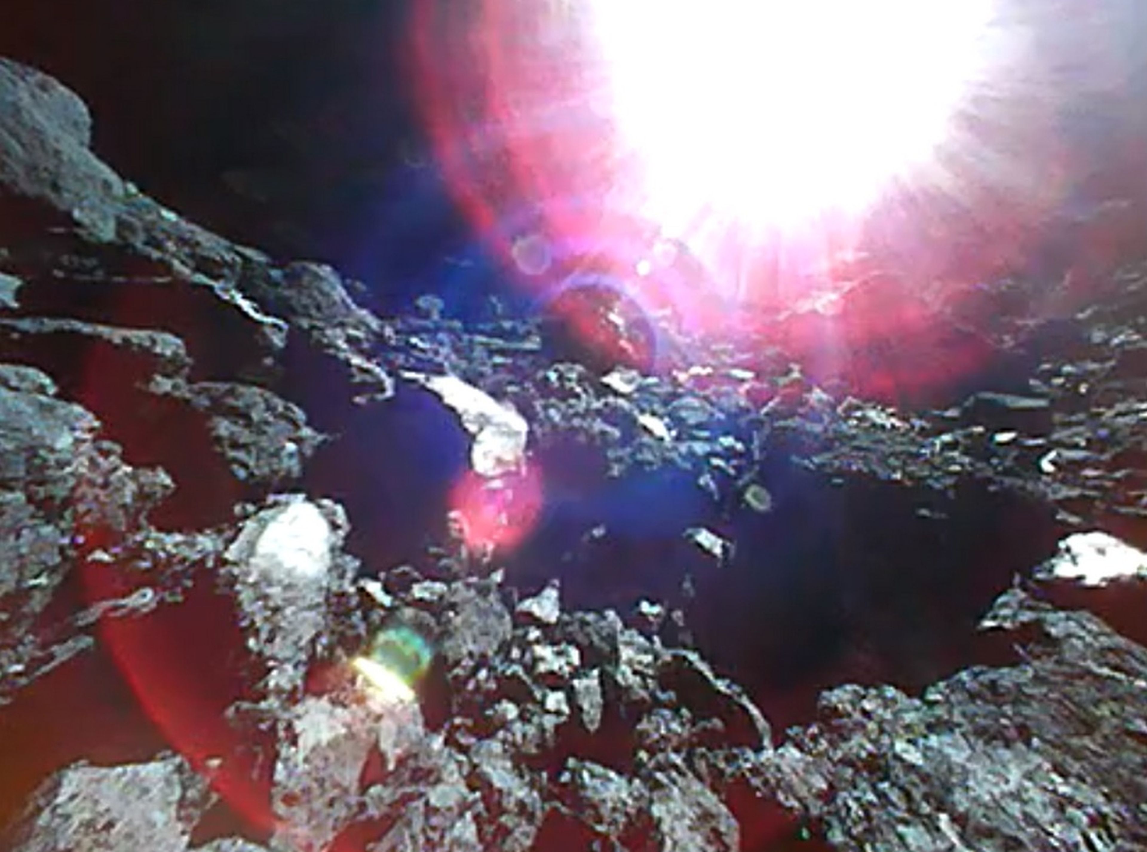Vídeo y nuevas fotos del robot japonés que ha aterrizado en el asteroide Ryugu