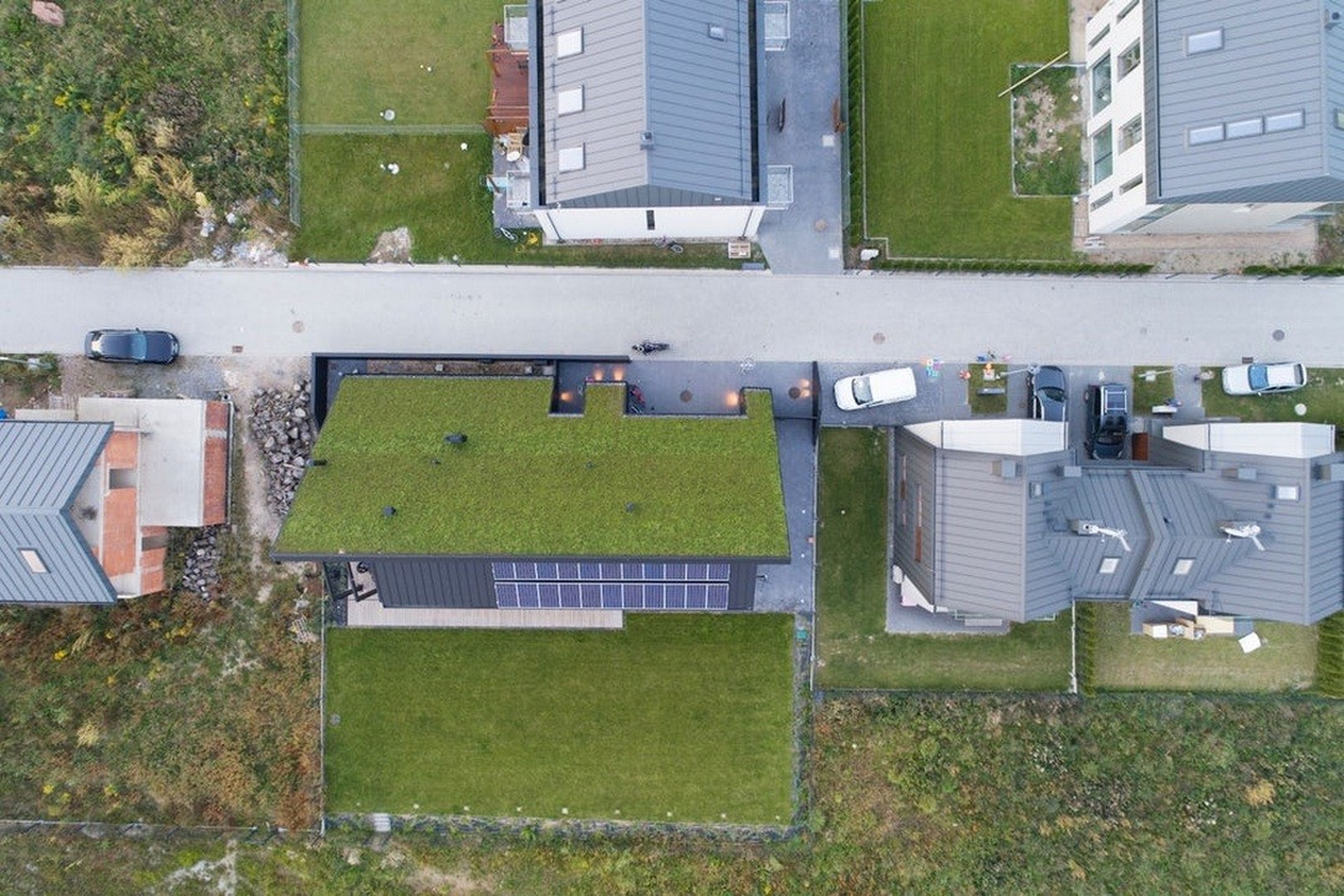 Estas casas con tejado de hierba son un buen camuflaje para Google Maps
