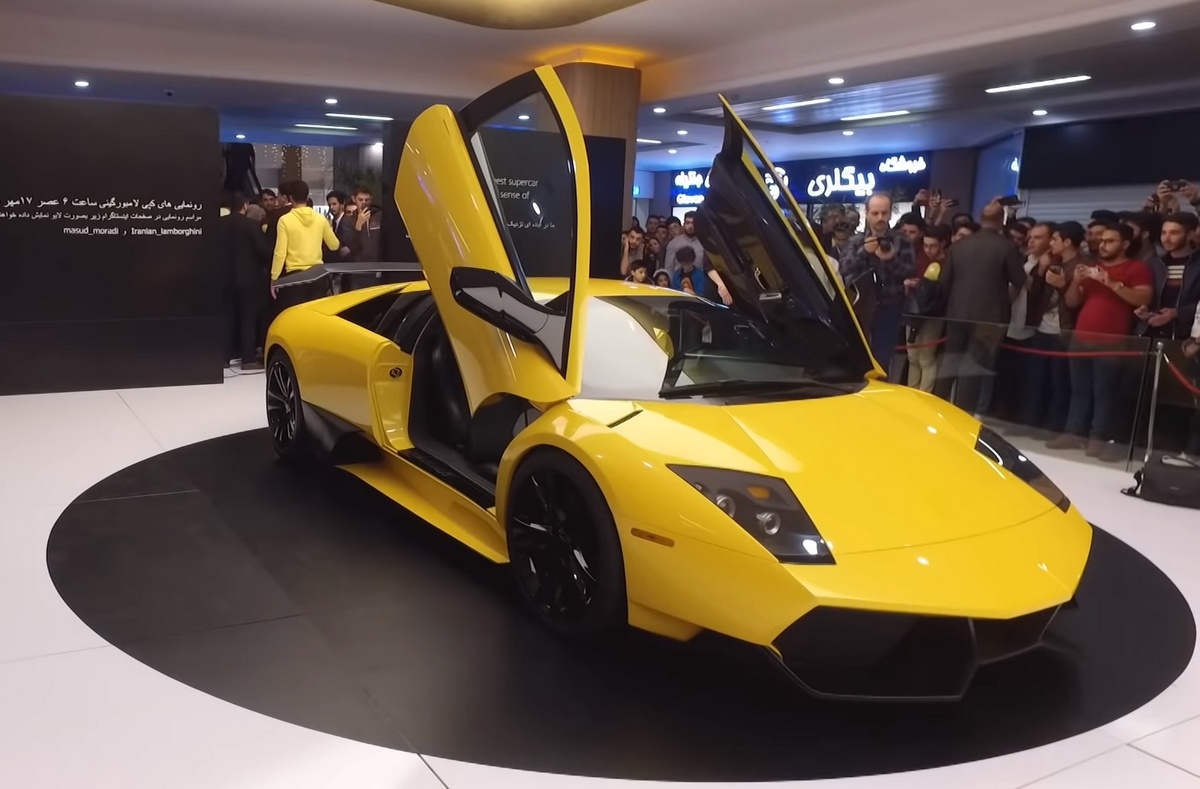 Este clon iraní del Lamborghini Murciélago está hecho con ingeniería inversa (vídeo)