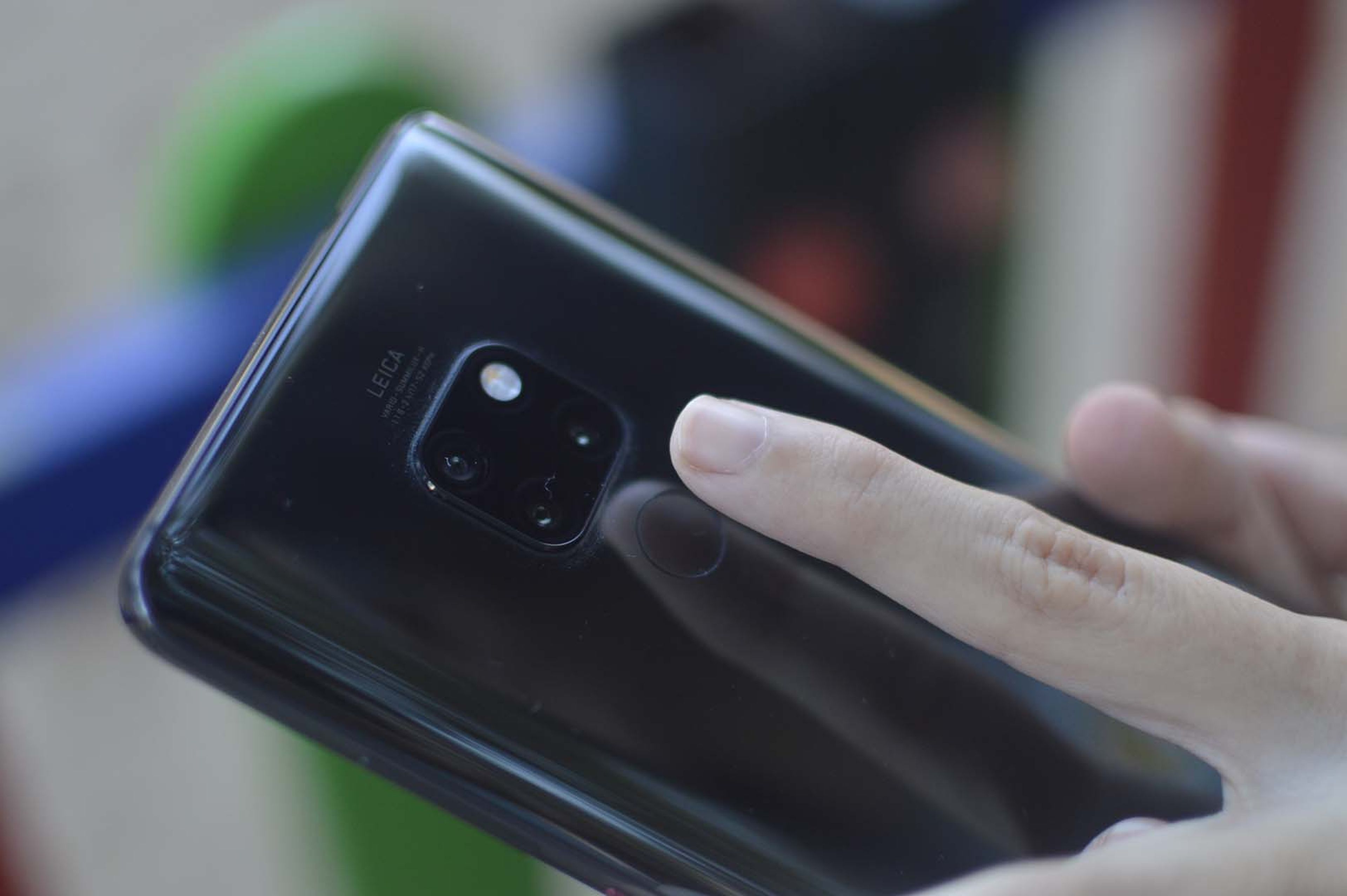 HUAWEI MATE 20