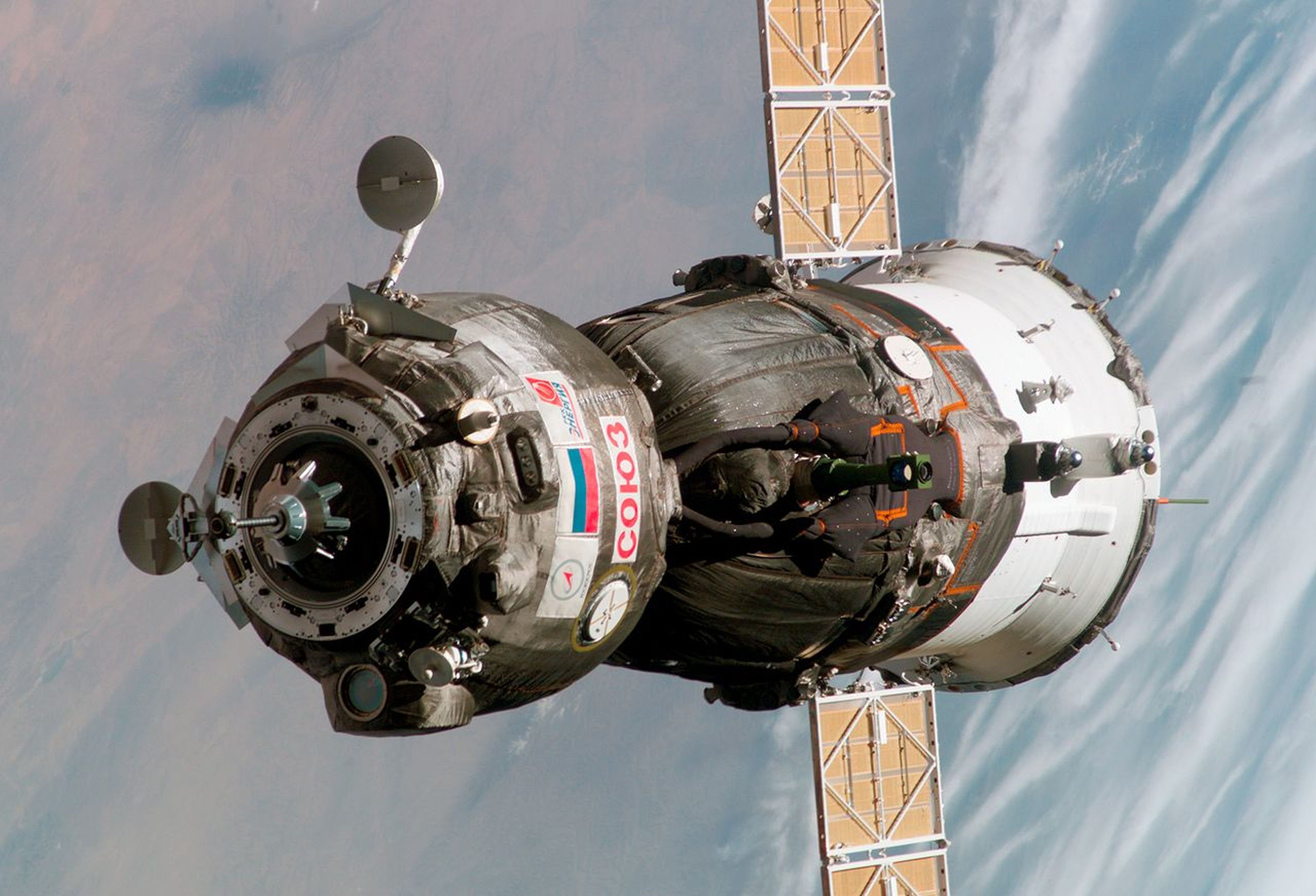Rusia explica por qué la Soyuz estuvo a punto de estrellarse con dos astronautas a bordo