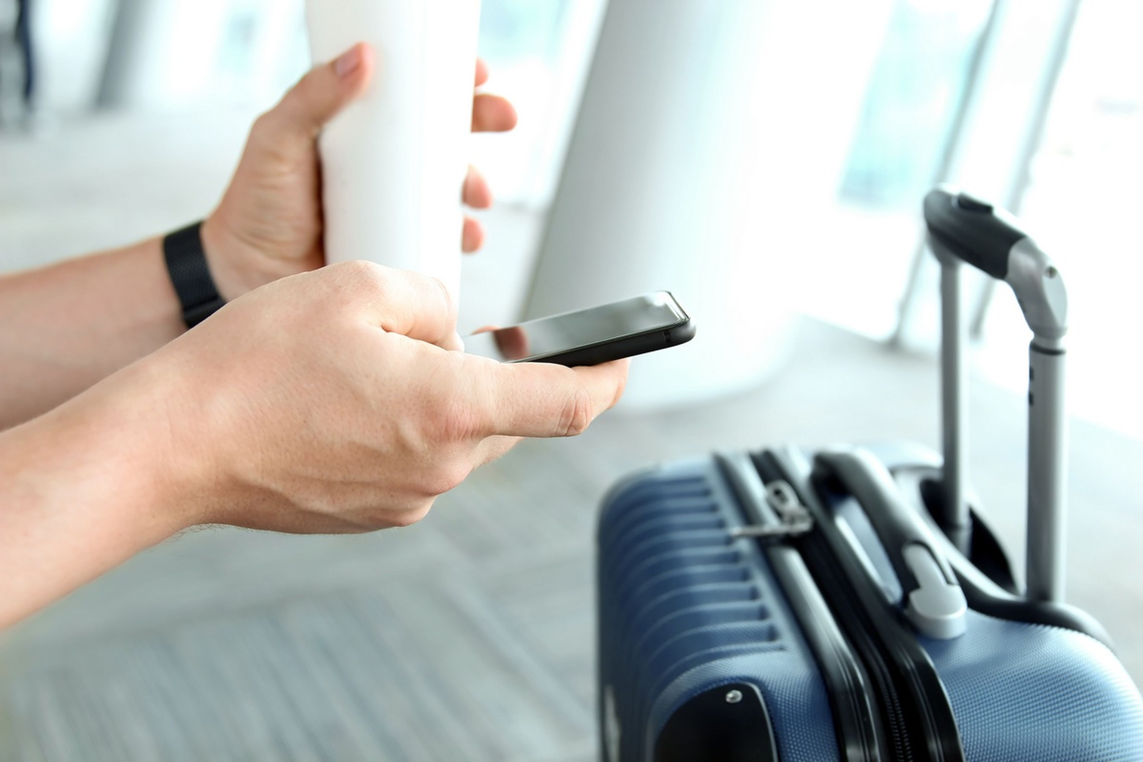 ¿Tiene derecho la aduana de un aeropuerto a pedirte que desbloquees tu móvil?
