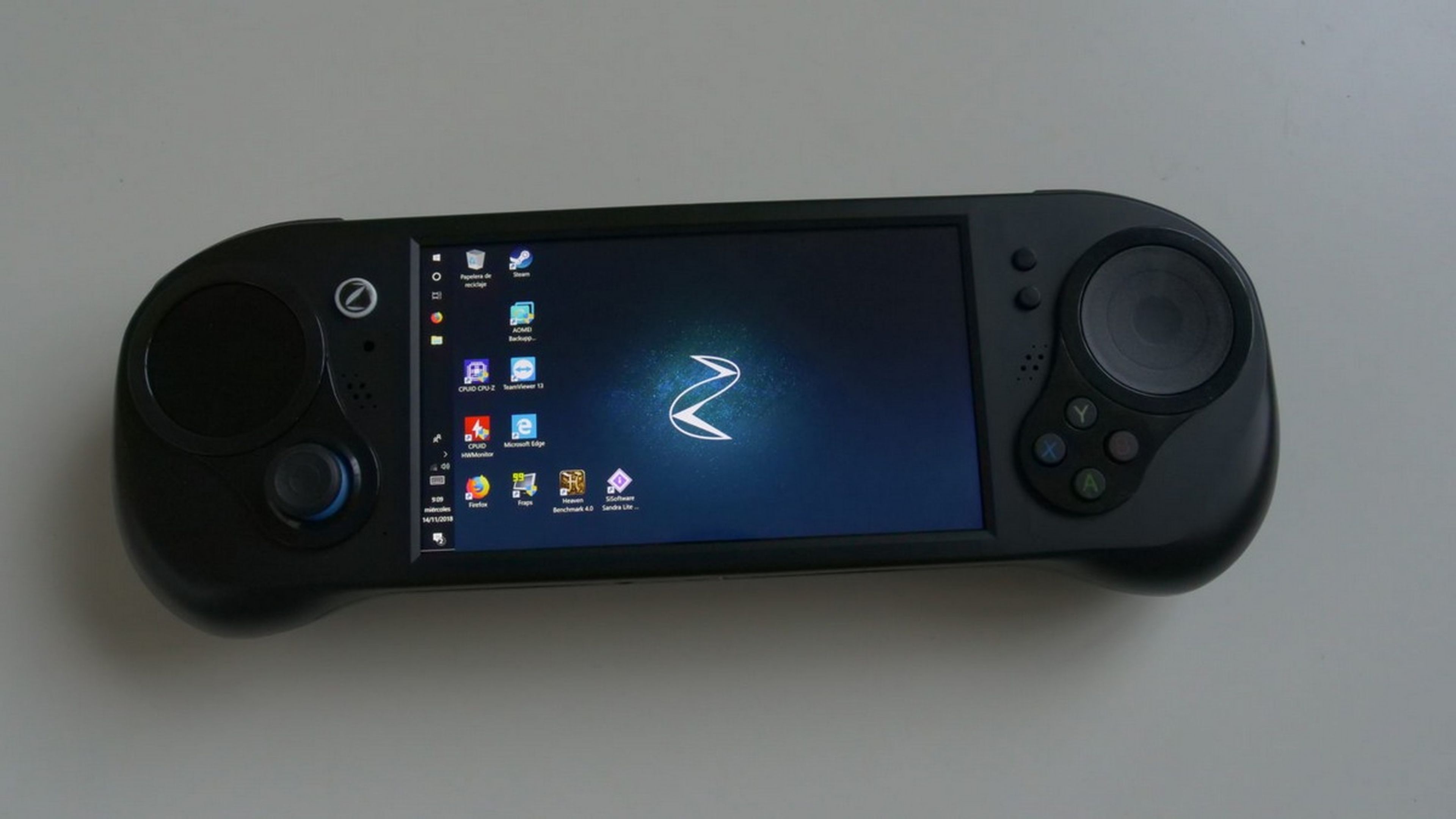 Smach Z, la consola portátil con juegos de PC, se estrena con GTA V a 60 fps