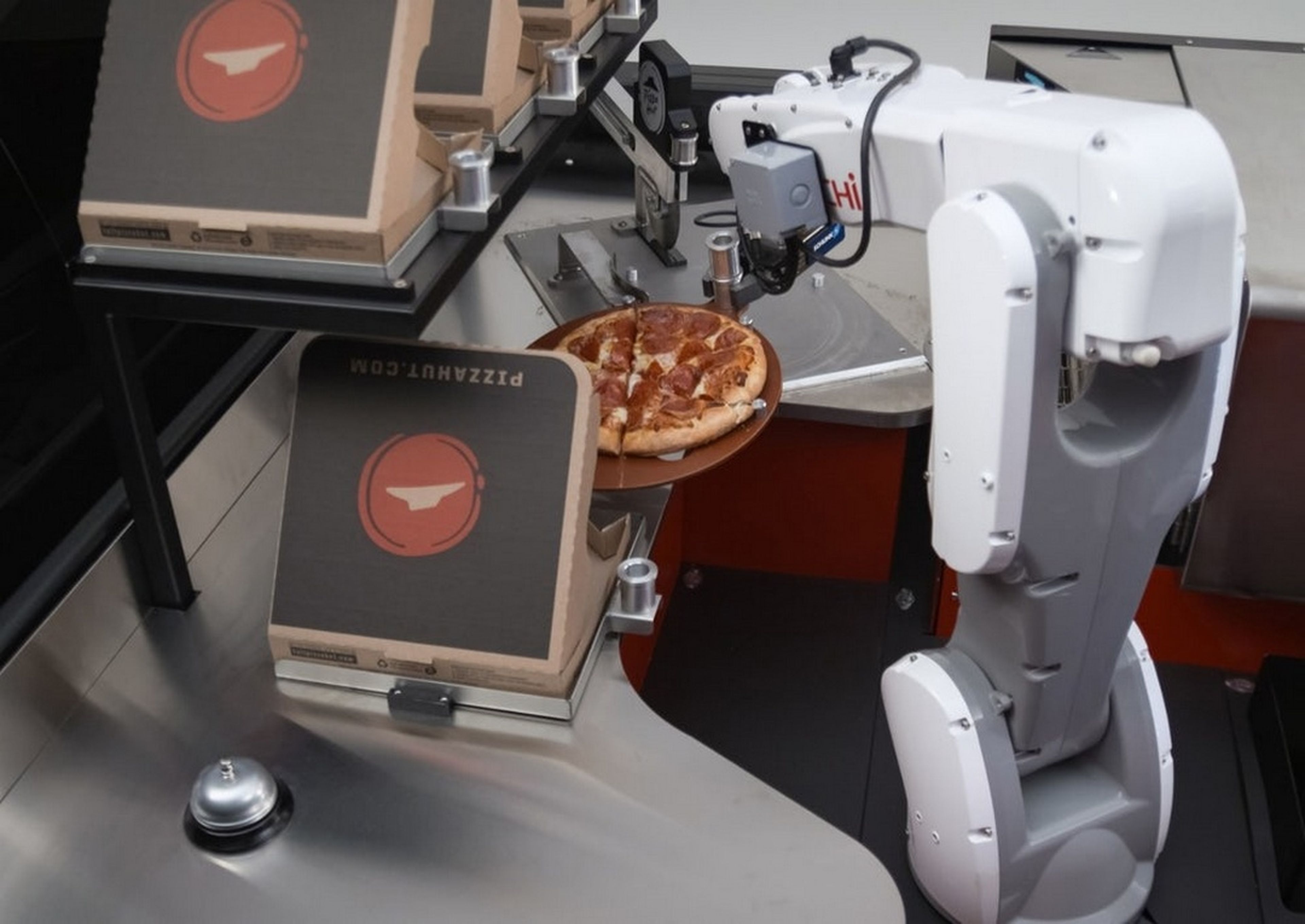 El Toyota Tundra Pie Pro tiene un robot en el remolque que cocina pizzas