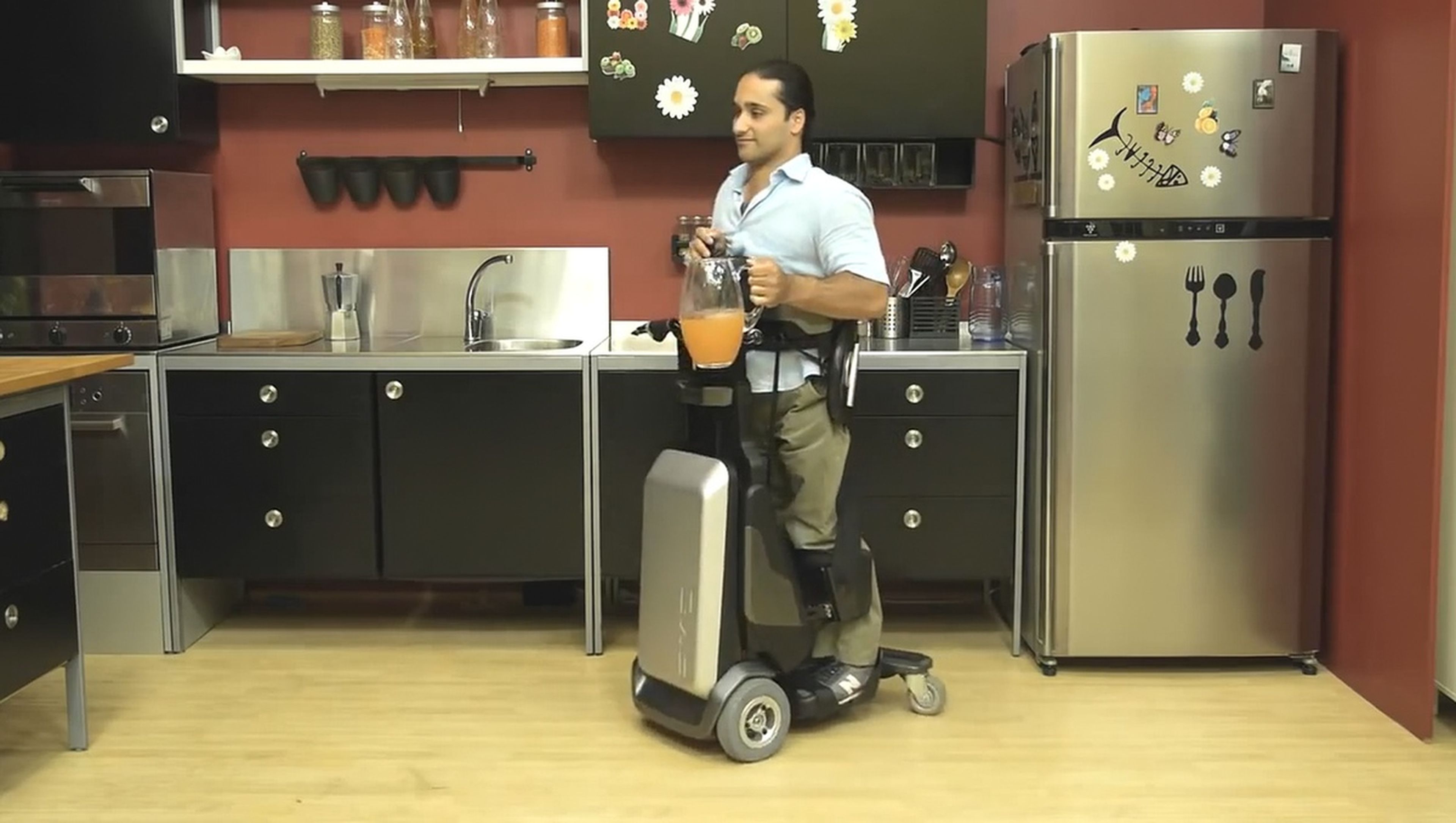 Tek RMD, la silla de ruedas para moverse de pie y hacer ejercicio