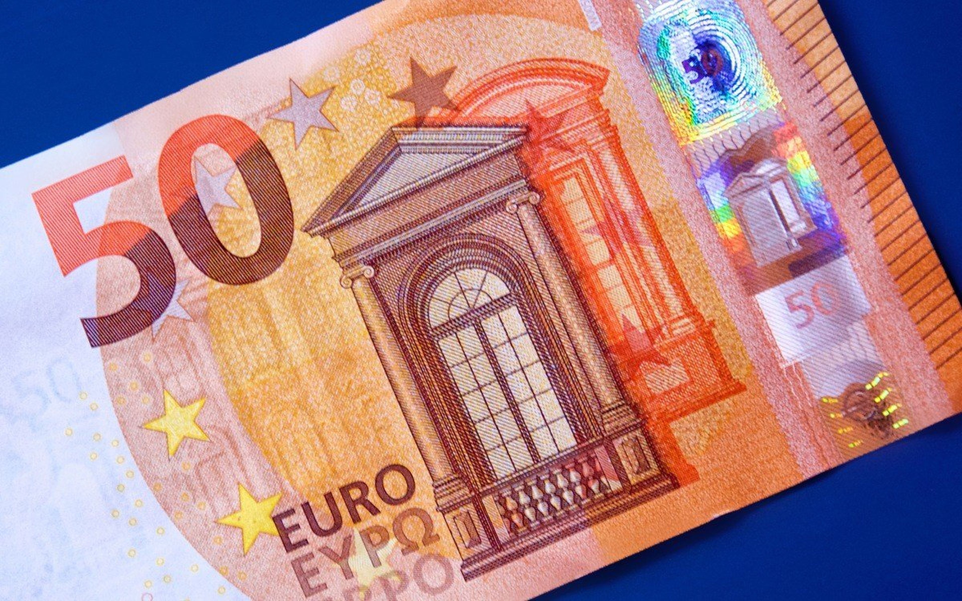 Cuatro cosas inteligentes que puedes hacer con 50 euros, según los expertos en finanzas
