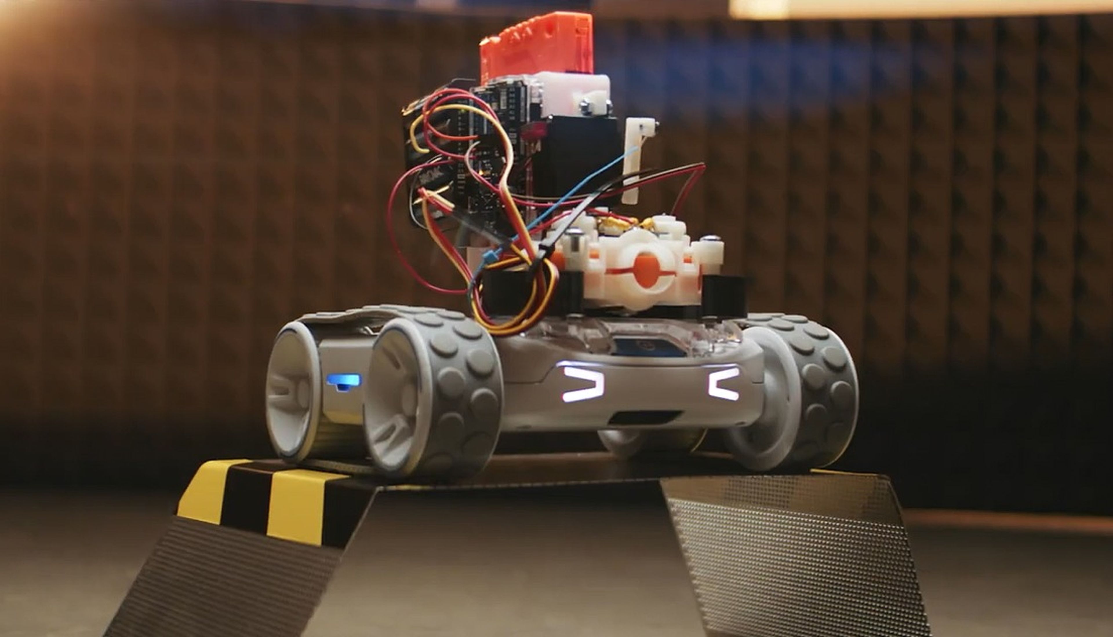 El nuevo robot Sphero RVR es un coche hackeable conectable a una Raspberry Pi