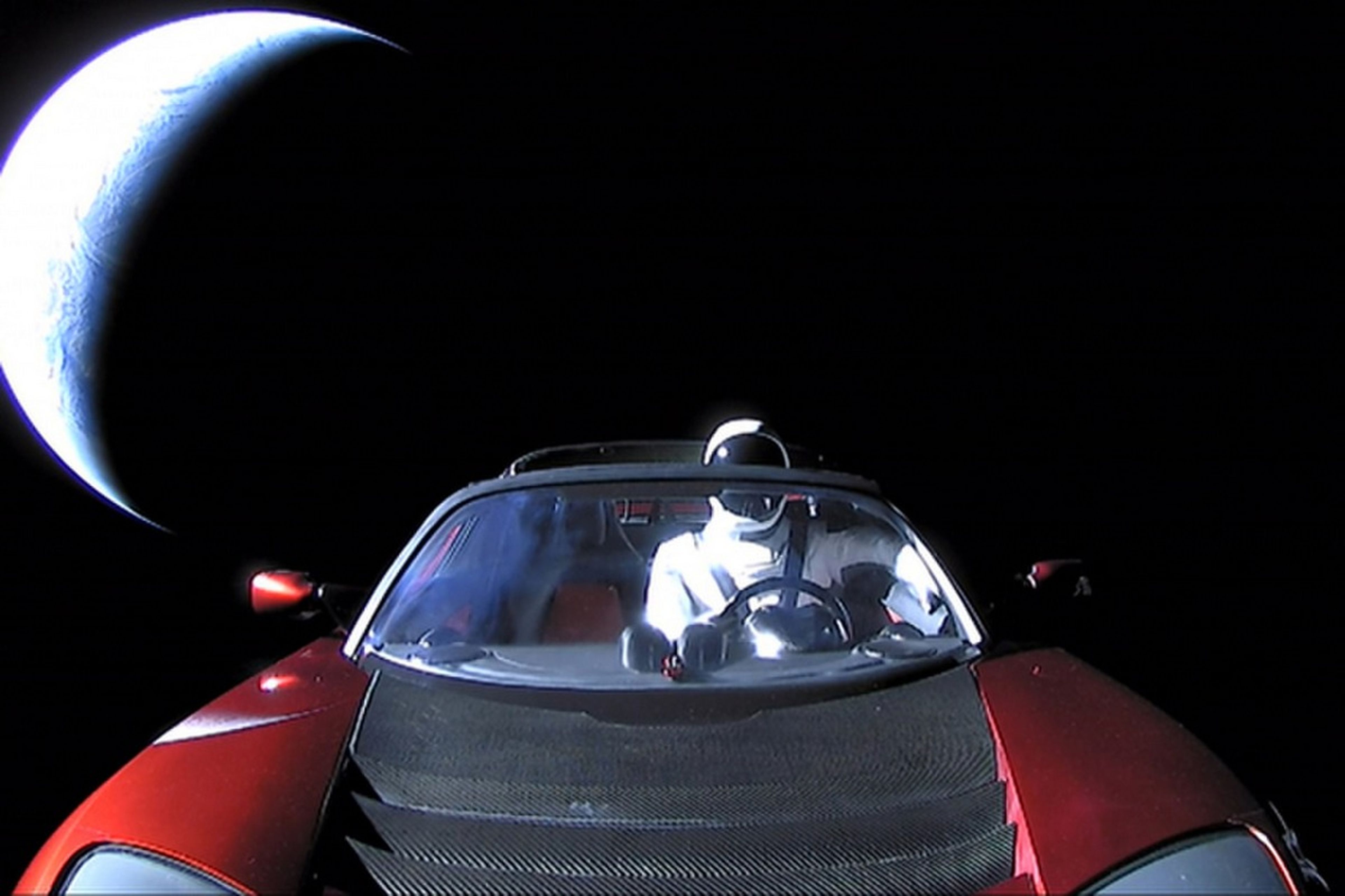 Starman y su Tesla Roadster cumplen un año en el espacio, ¿dónde están ahora?