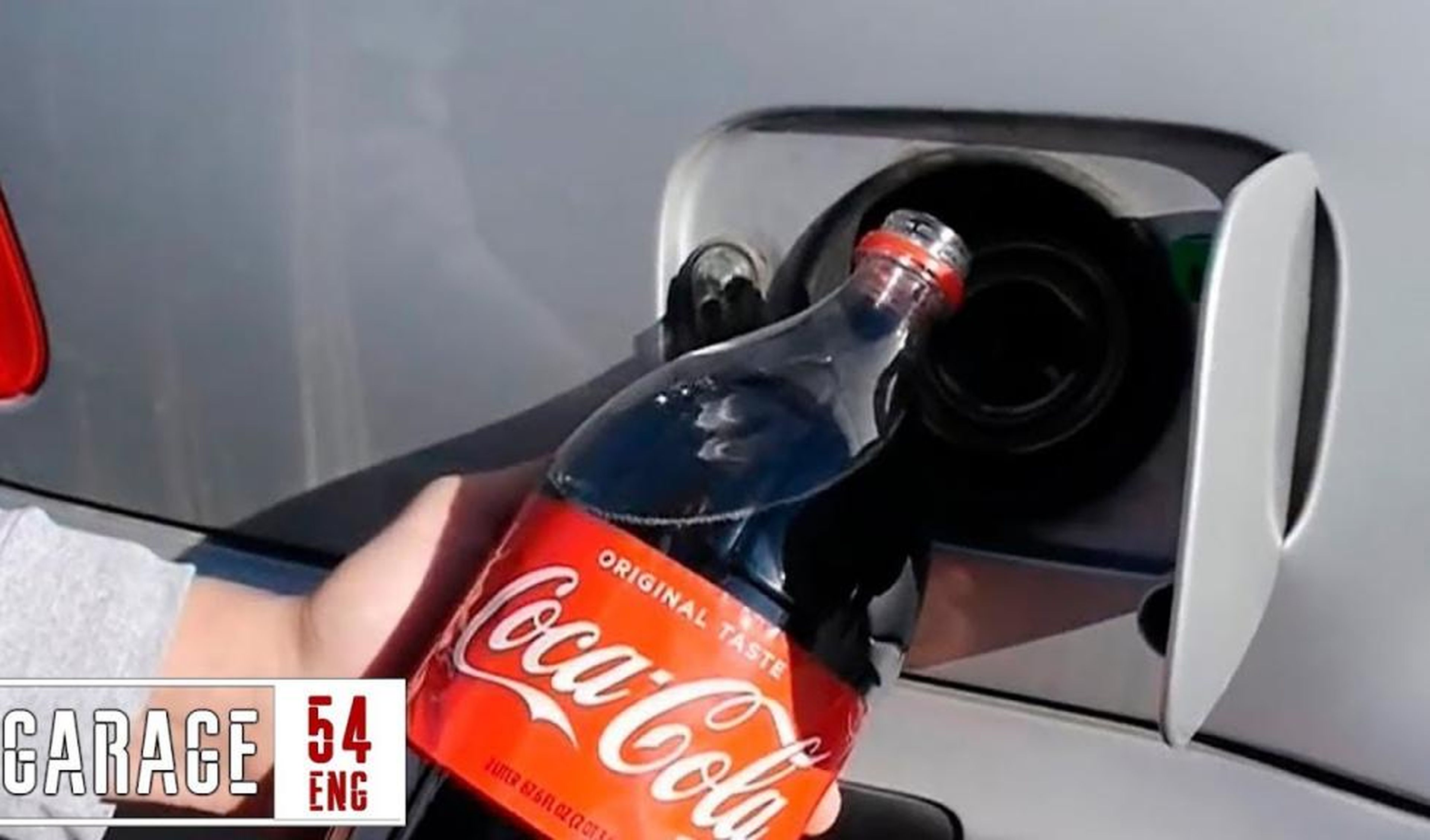 ¿Qué ocurre si echamos Coca Cola en el depósito de combustible?