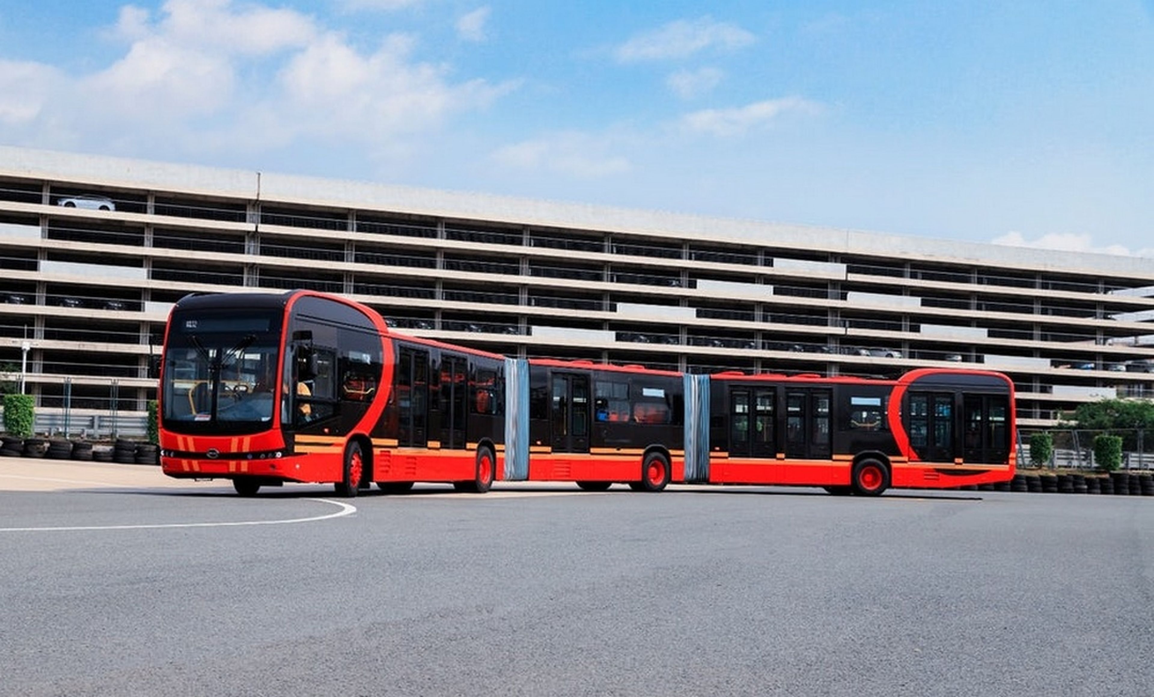 El autobús eléctrico más largo del mundo ya circula en China