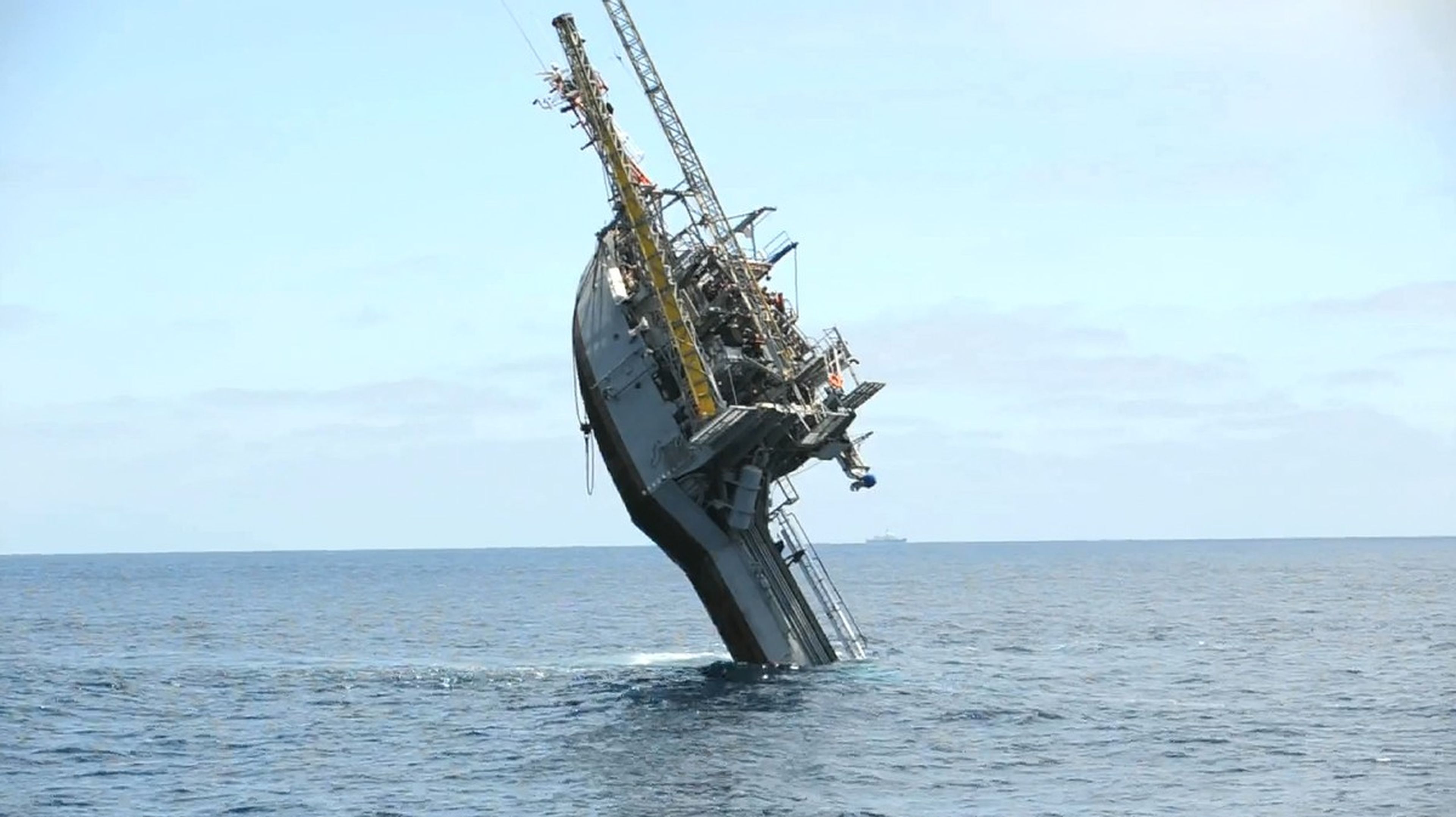 FLIP, el barco que se hunde a voluntad para explorar el fondo marino