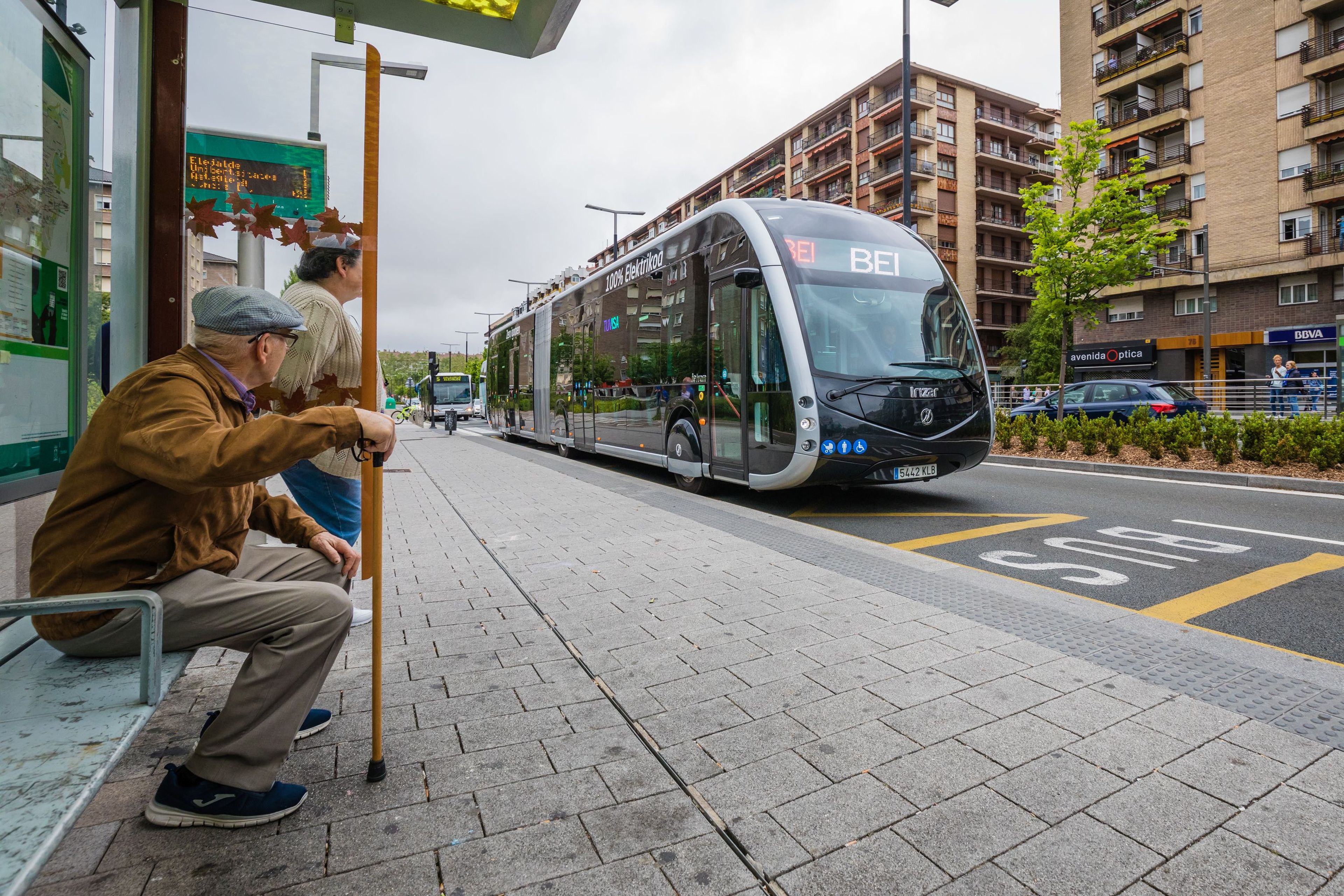 El Bus Eléctrico Inteligente ya circula por las calles de Vitoria, se estrenará en 2020