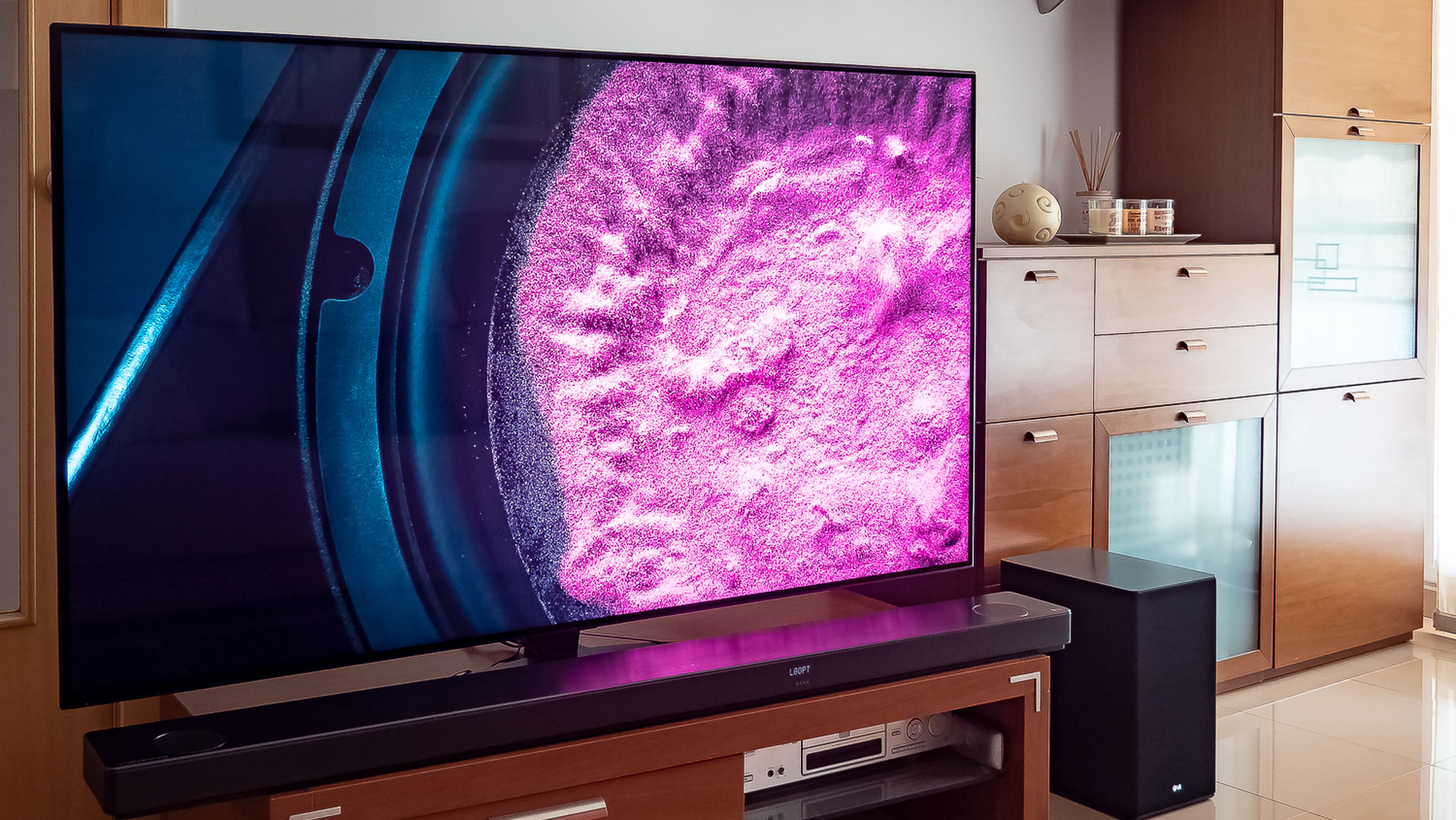 Esta smart TV NanoCell de LG tiene 65 pulgadas y ahora está
