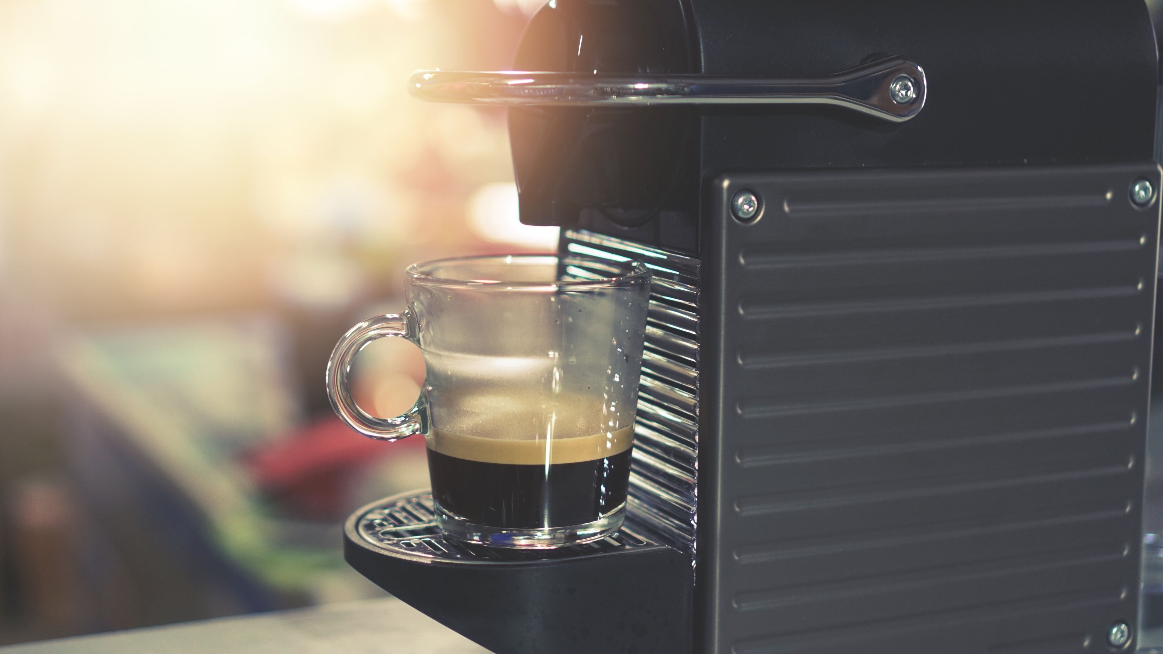Liquidación en cafeteras Nespresso y Dolce Gusto en : hasta un 60% de  descuento