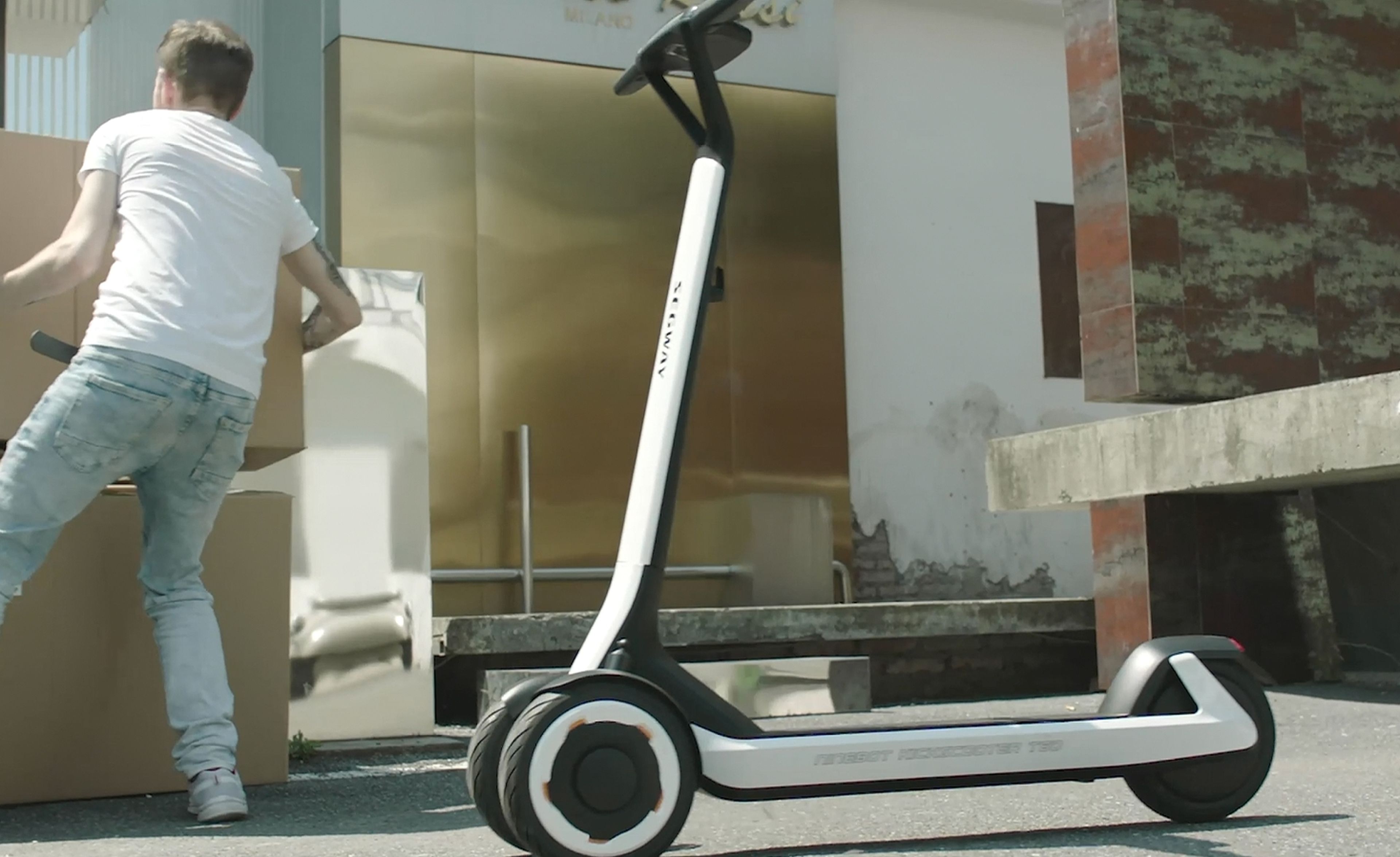 Segway presenta un patinete eléctrico autónomo que vuelve solo a la estación de recarga